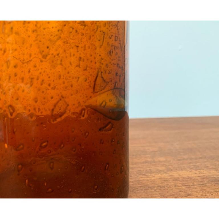 Vaso di vetro fatto a mano di metà secolo, 20° secolo in vendita 6