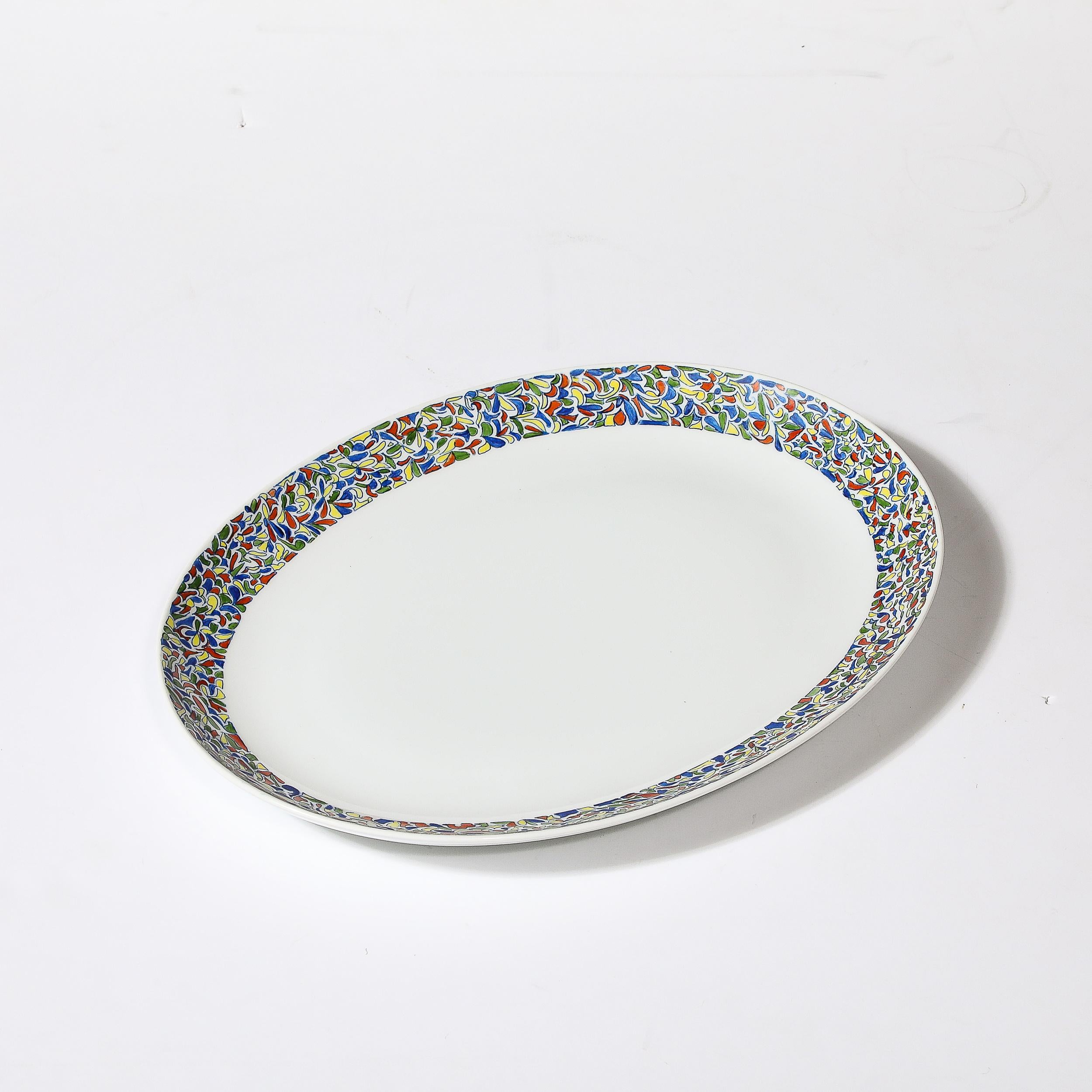 Plat en porcelaine peint à la main au milieu du siècle, provenant de la propriété de Palm Beach, Pauline Trigère en vente 4