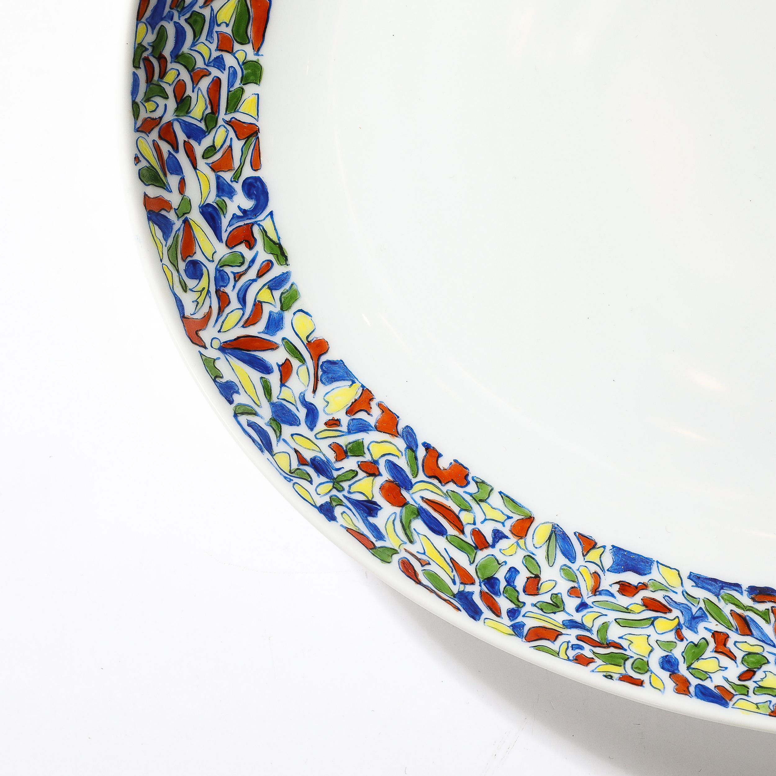 Plat en porcelaine peint à la main au milieu du siècle, provenant de la propriété de Palm Beach, Pauline Trigère Excellent état - En vente à New York, NY