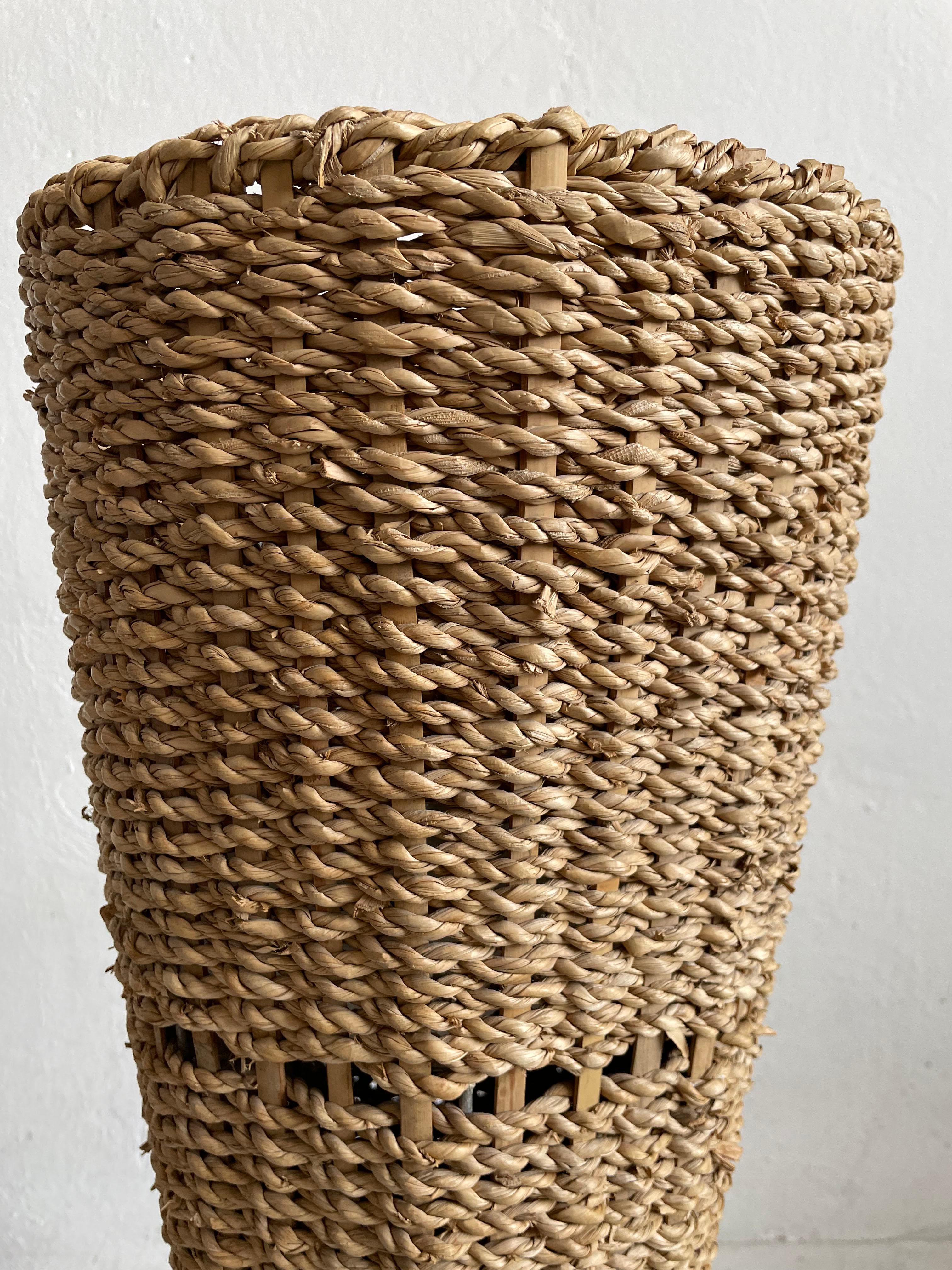 Mid Century Handwoven Banana Leaf Flower Pot Stand, Italy 1970s In Good Condition For Sale In Zagreb, HR