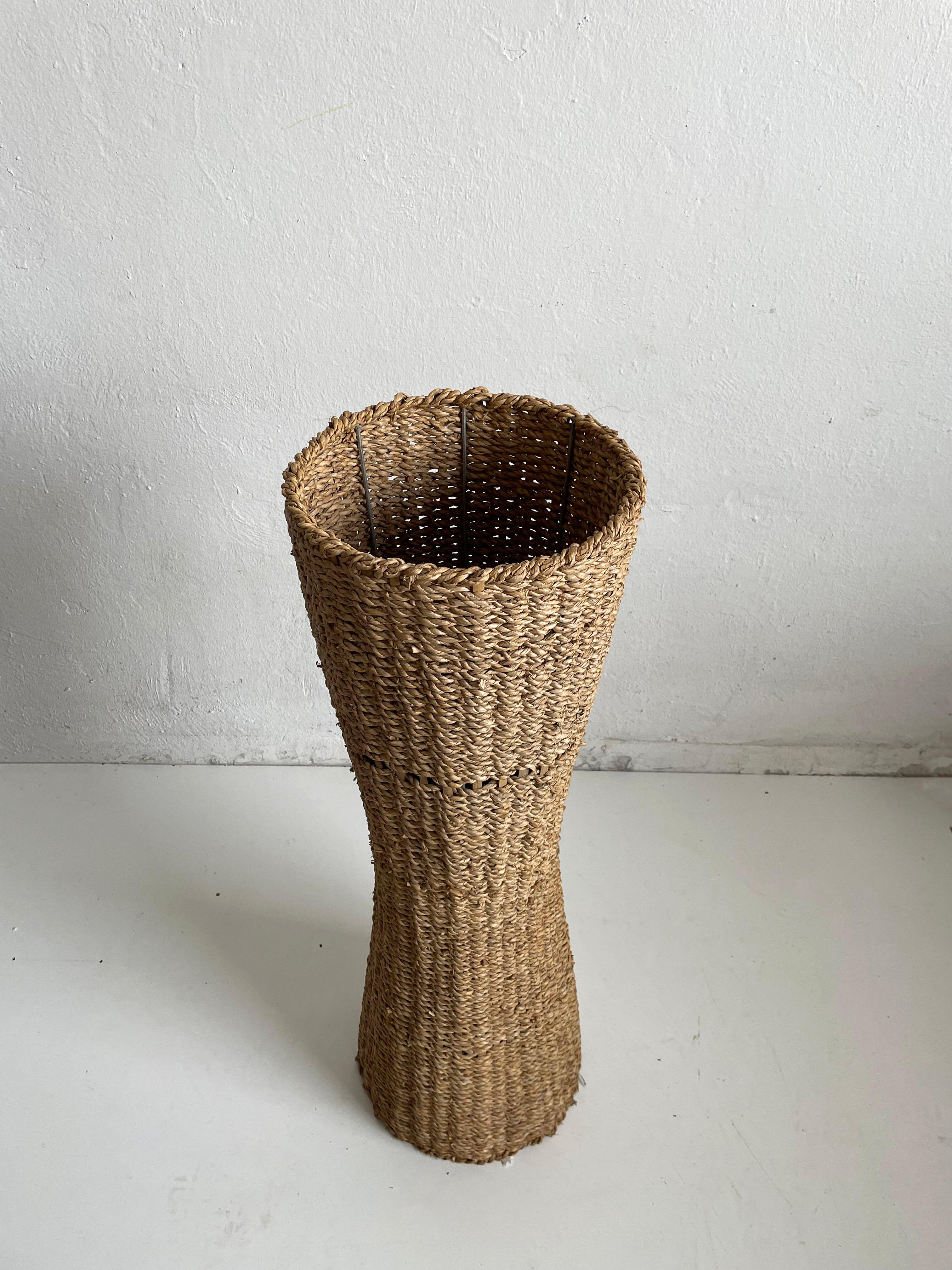 Metal Mid Century Handwoven Banana Leaf Flower Pot Stand, Italy 1970s For Sale