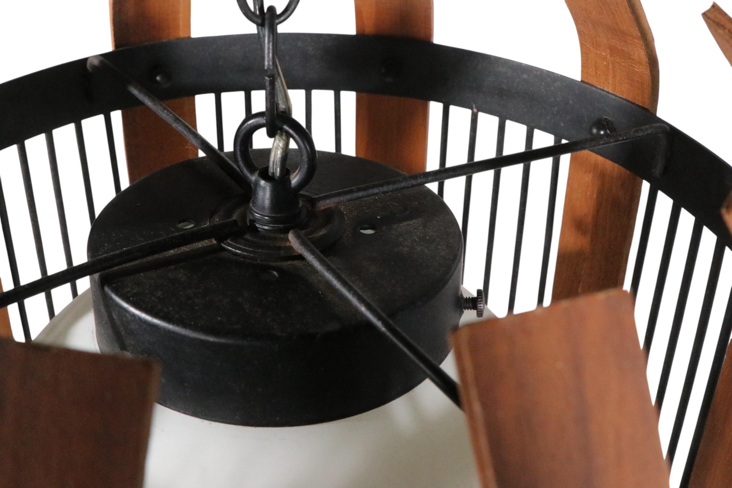Lampadario a gabbia sospeso di metà secolo, anni '50 ca. in vendita 8