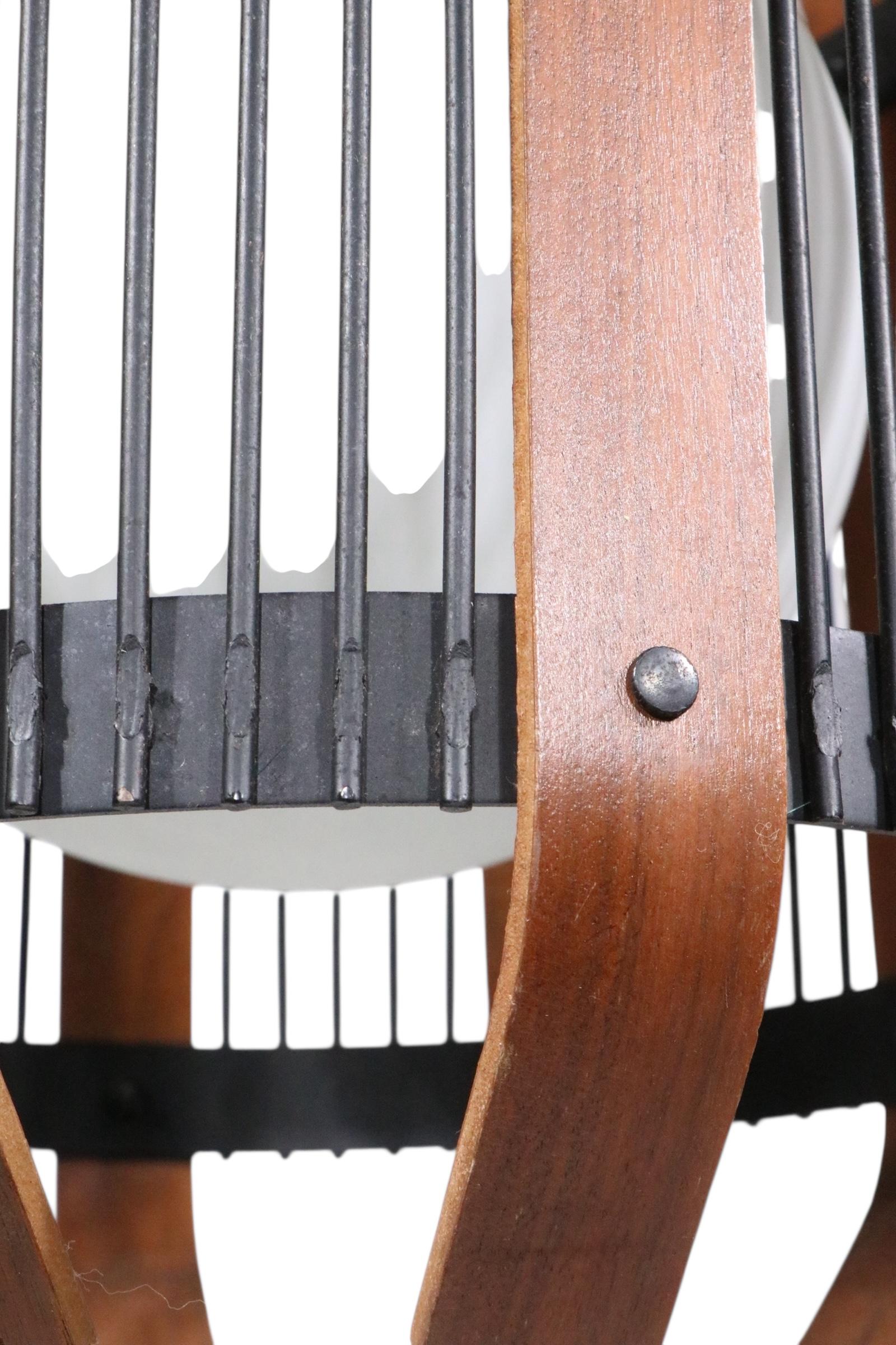 Lampadario a gabbia sospeso di metà secolo, anni '50 ca. in vendita 10