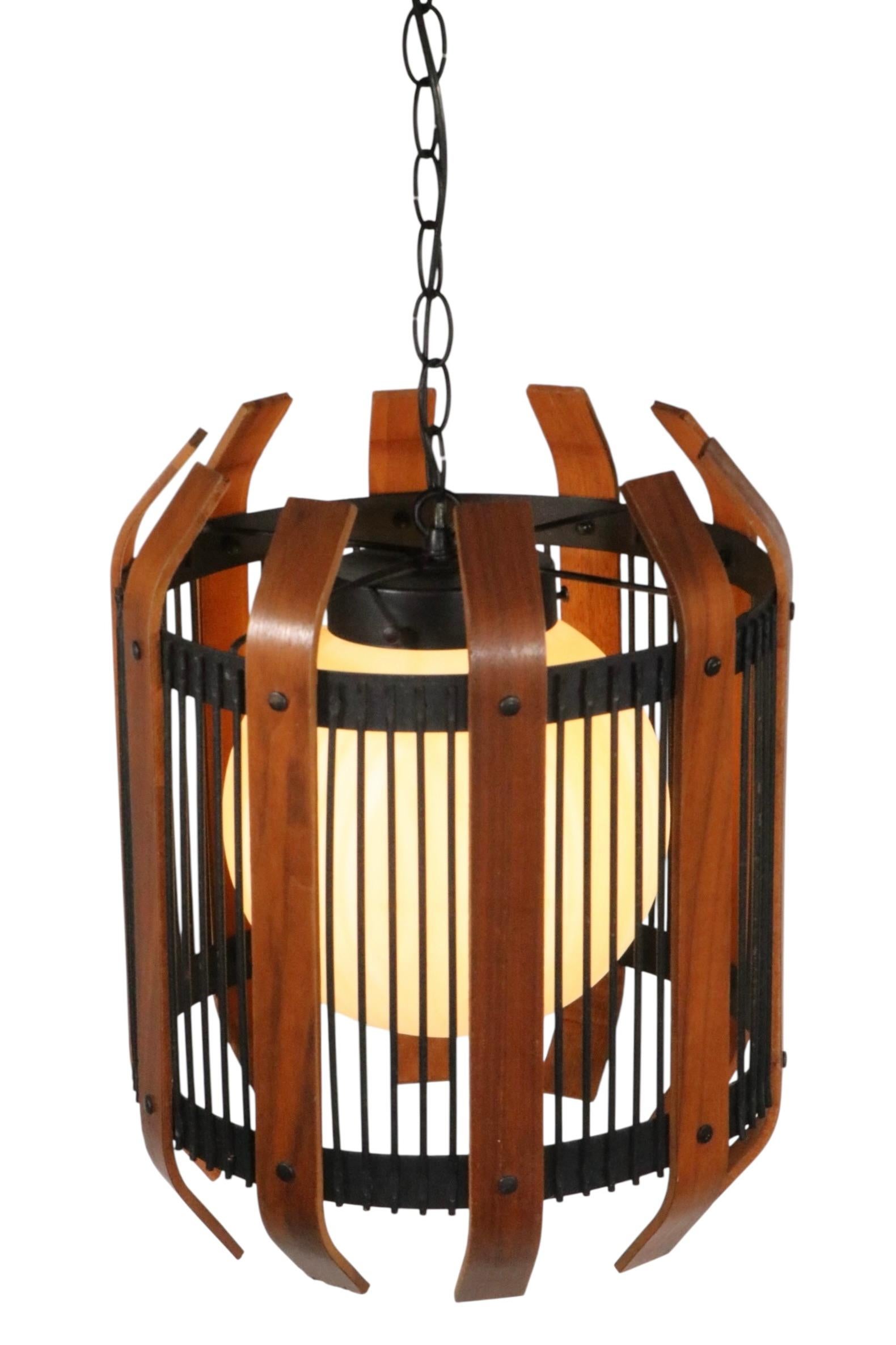 Mid-Century moderno Lampadario a gabbia sospeso di metà secolo, anni '50 ca. in vendita