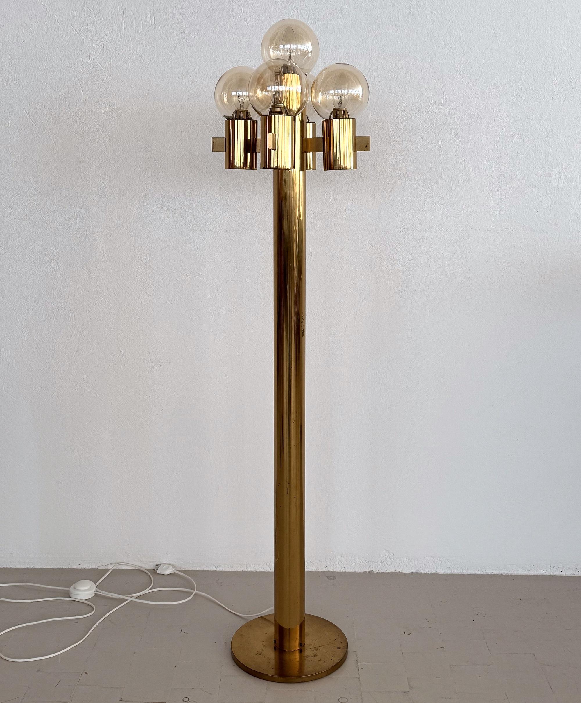20th Century Mid-Century Hans-Agne Jakobsson Brass Floor Lamp with 5 Glasses For Sale