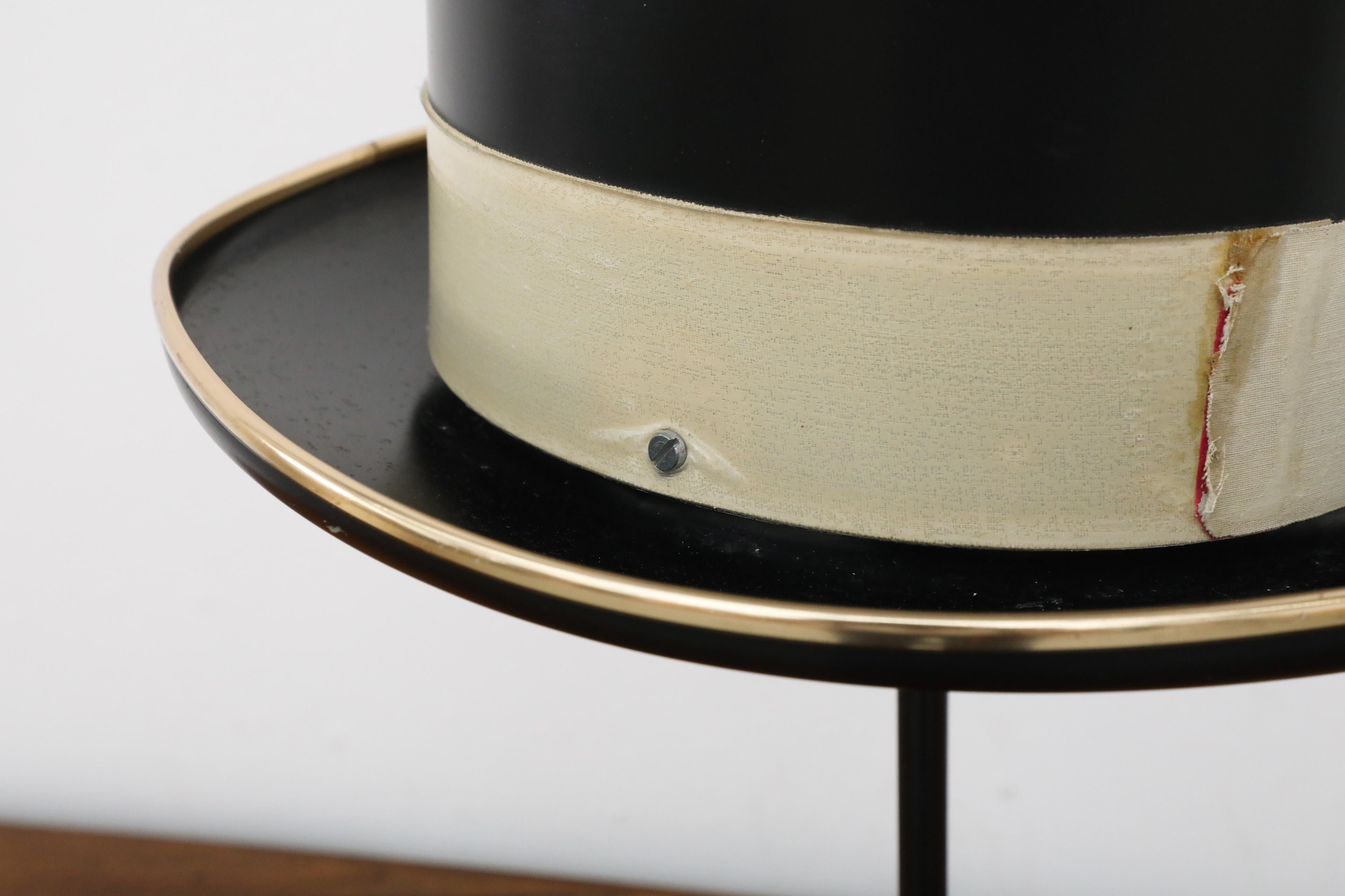 Lampada a cappello di metà secolo di Hans-Agne Jakobsson per Markaryd in nero in vendita 3