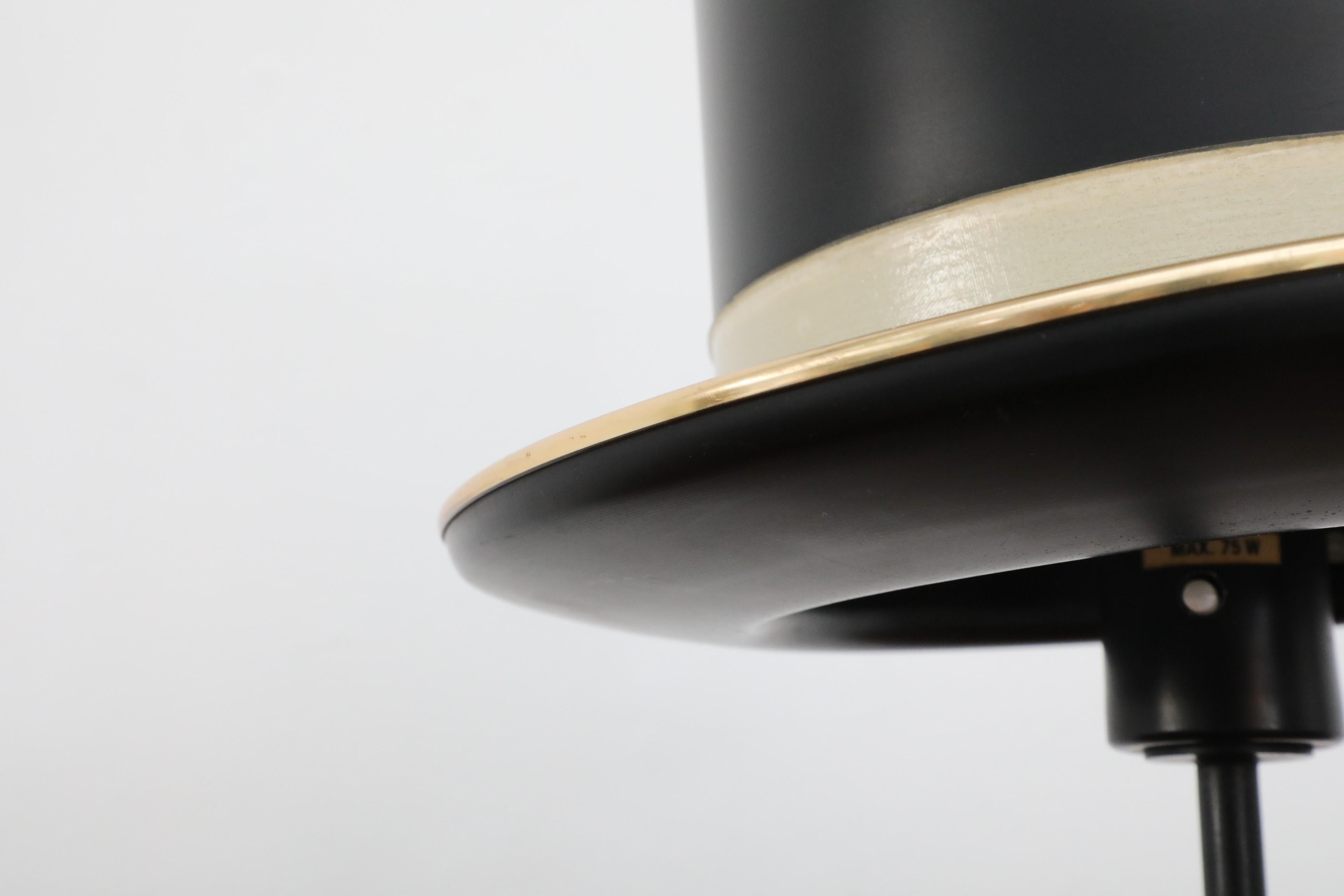 Lampada a cappello di metà secolo di Hans-Agne Jakobsson per Markaryd in nero in vendita 8