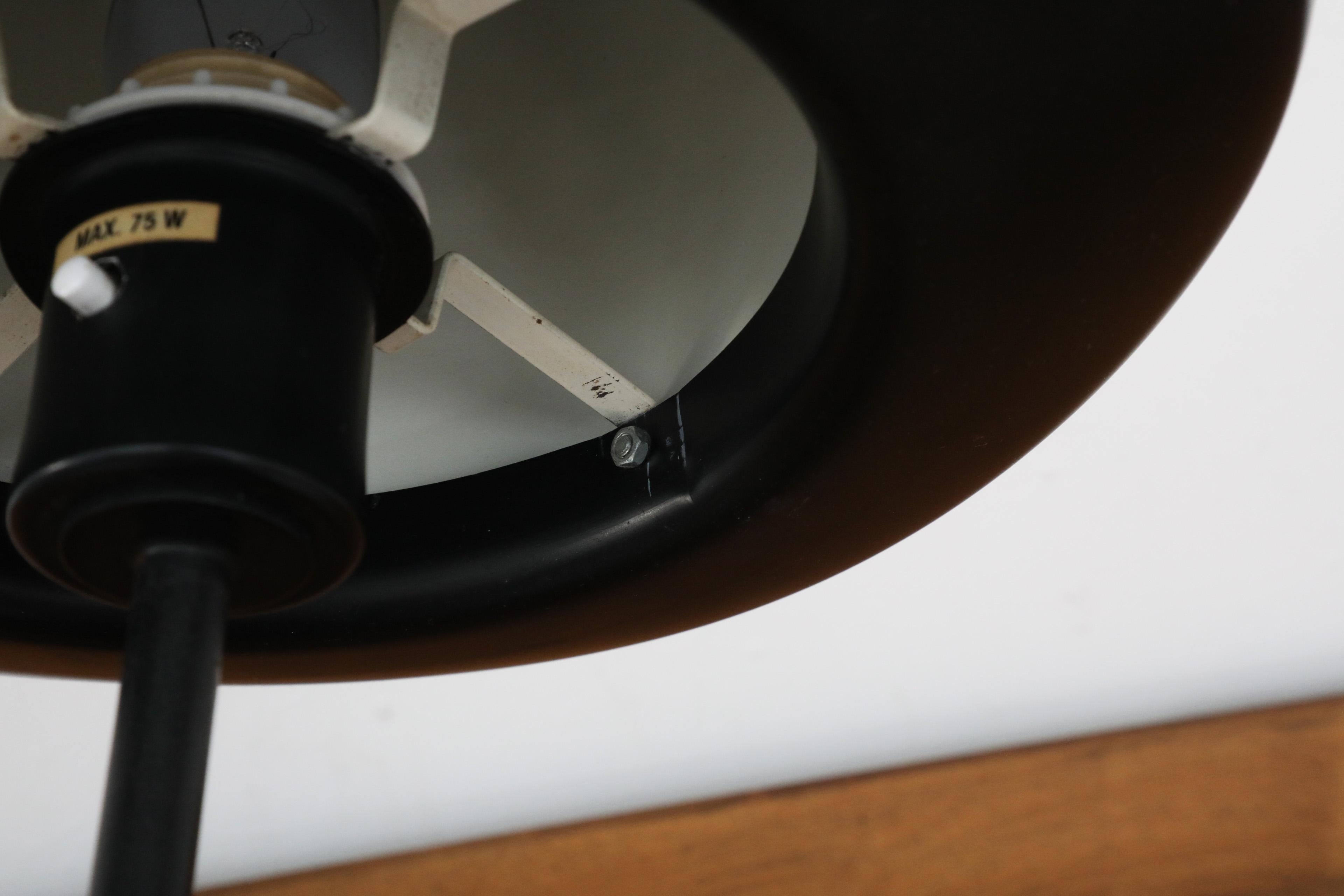Lampada a cappello di metà secolo di Hans-Agne Jakobsson per Markaryd in nero in vendita 10