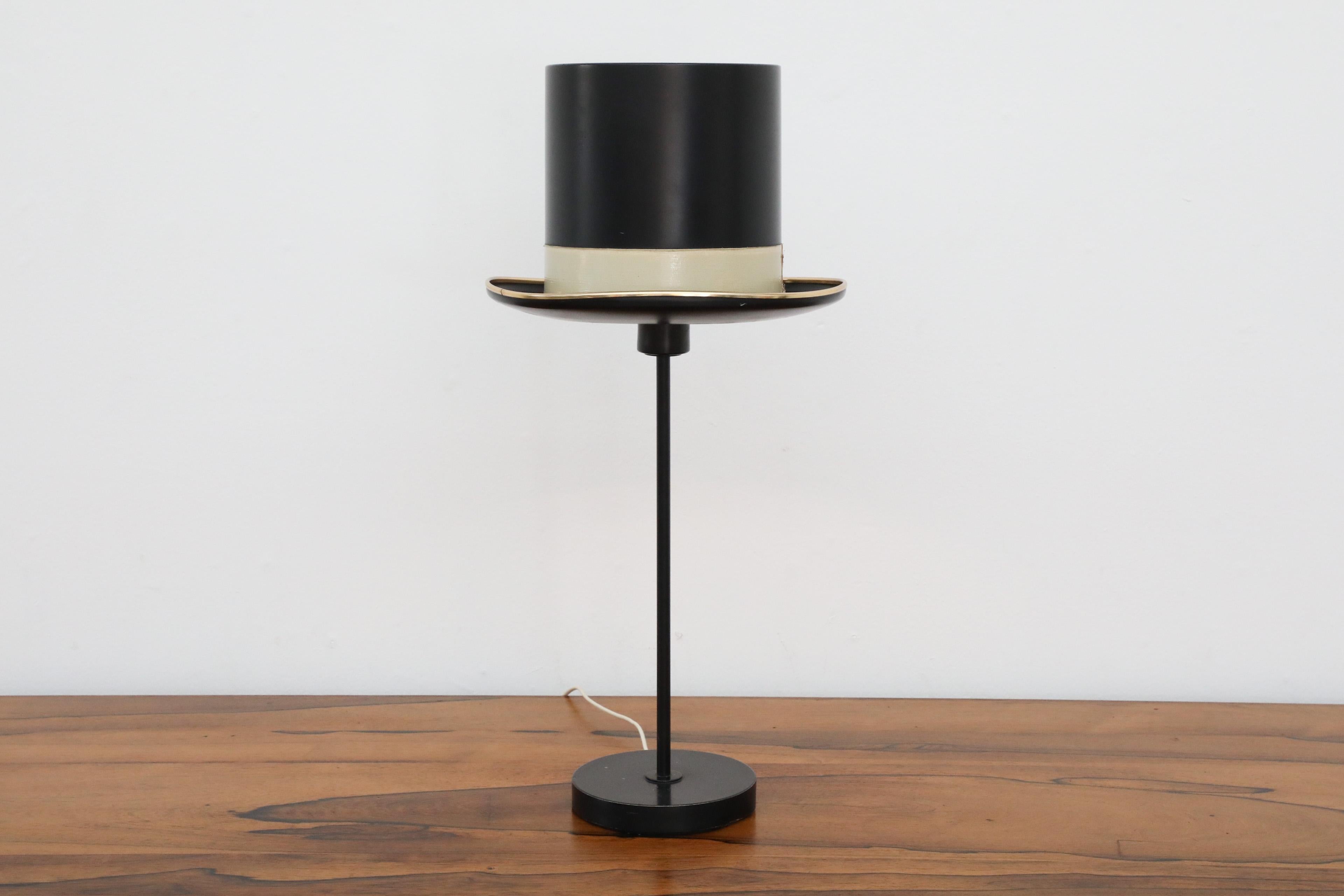 Mid-Century moderno Lampada a cappello di metà secolo di Hans-Agne Jakobsson per Markaryd in nero in vendita