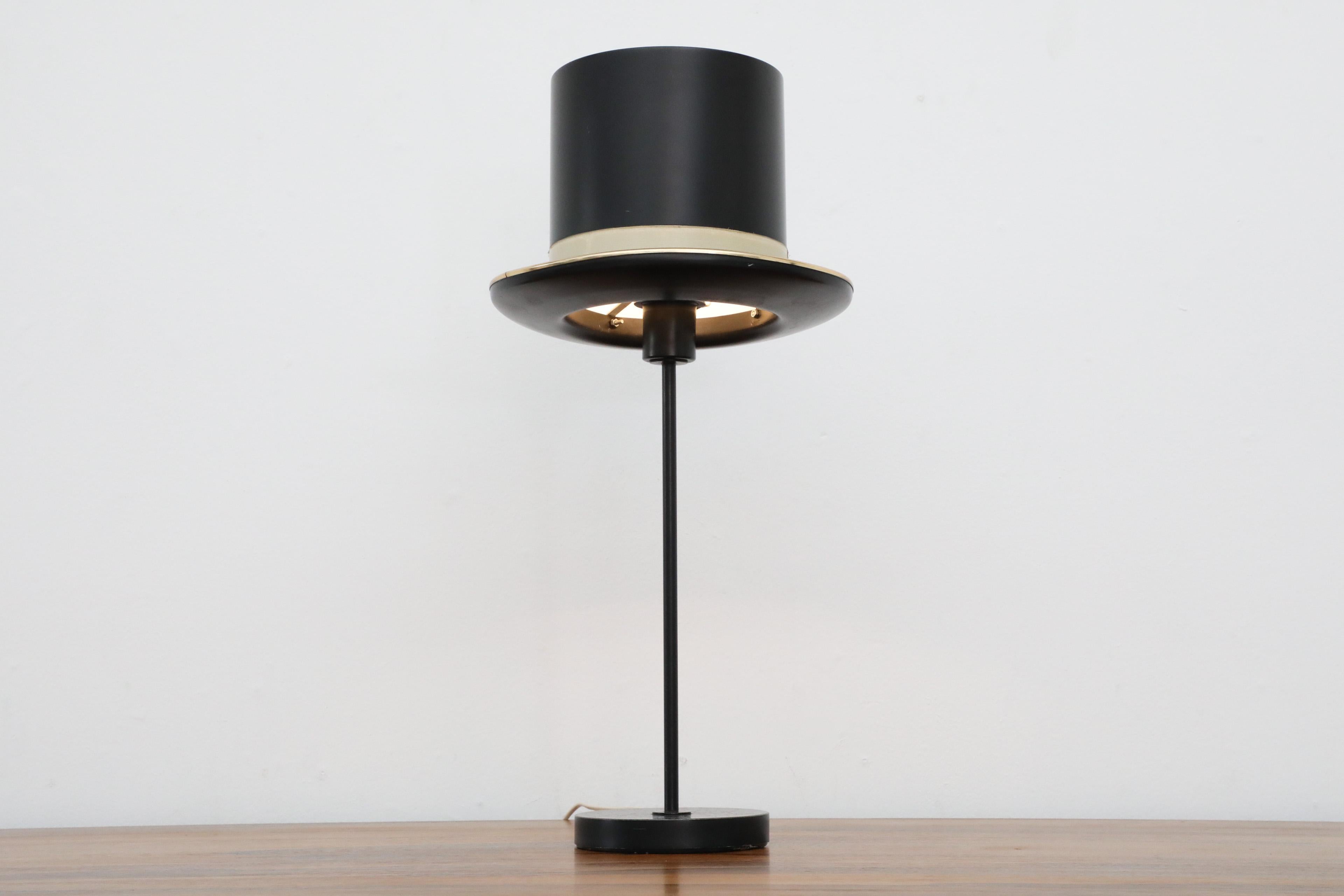 Svedese Lampada a cappello di metà secolo di Hans-Agne Jakobsson per Markaryd in nero in vendita