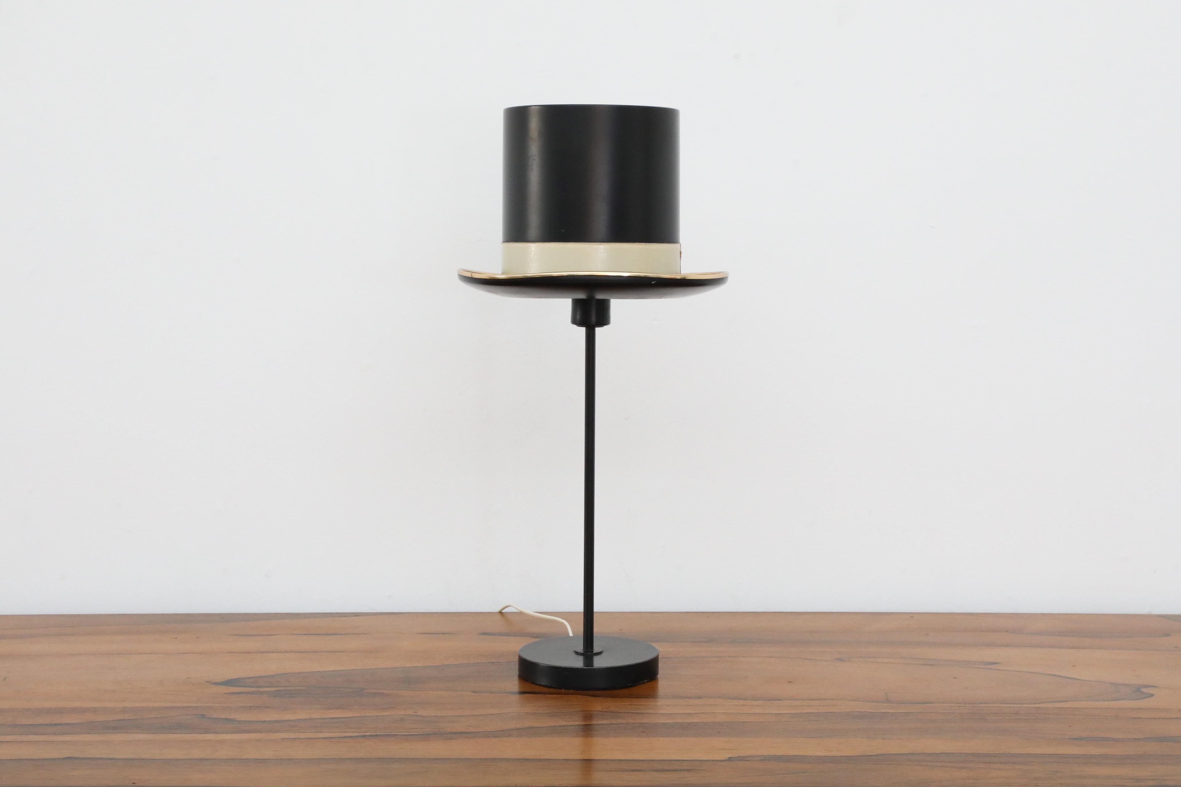 Smaltato Lampada a cappello di metà secolo di Hans-Agne Jakobsson per Markaryd in nero in vendita