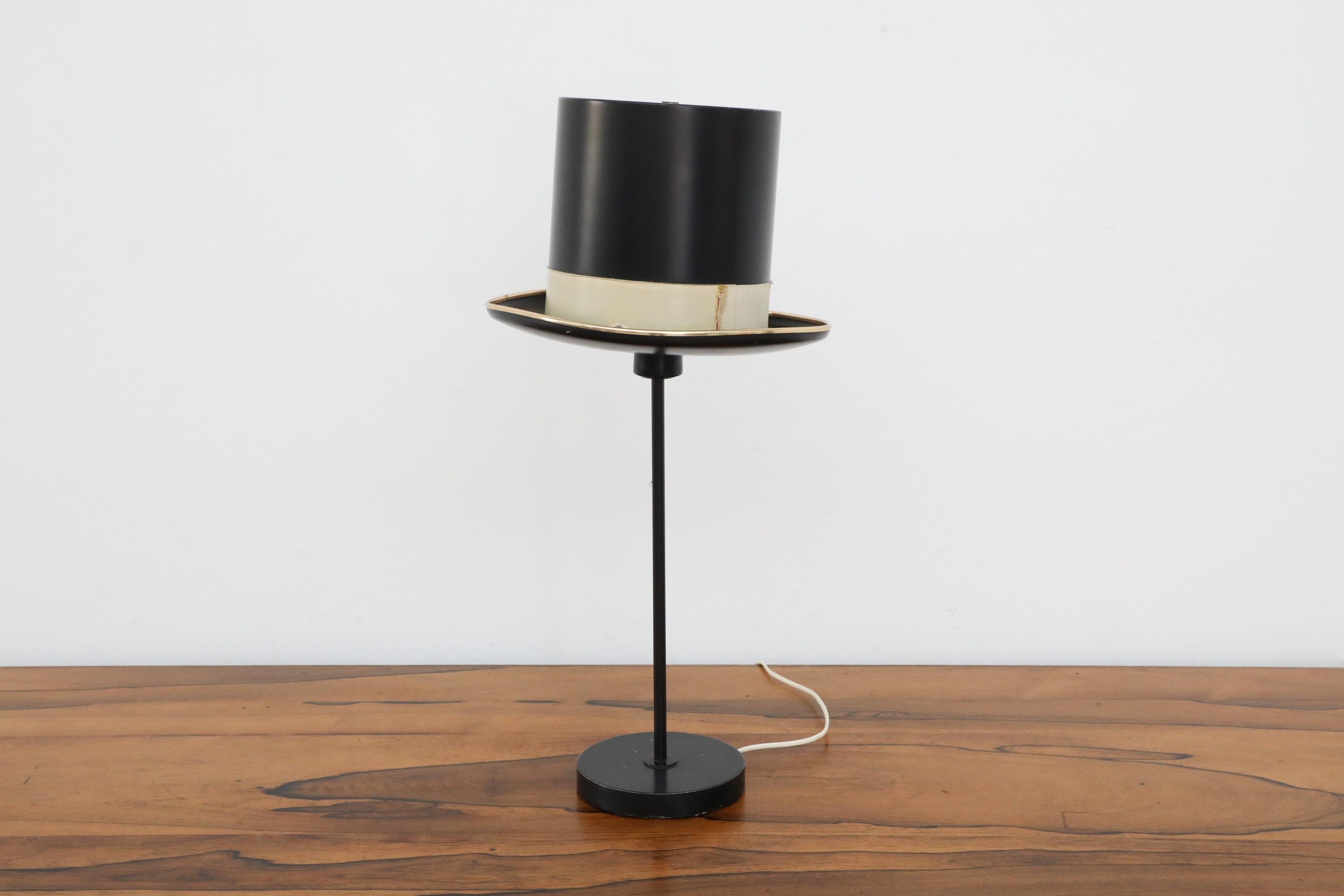 XX secolo Lampada a cappello di metà secolo di Hans-Agne Jakobsson per Markaryd in nero in vendita