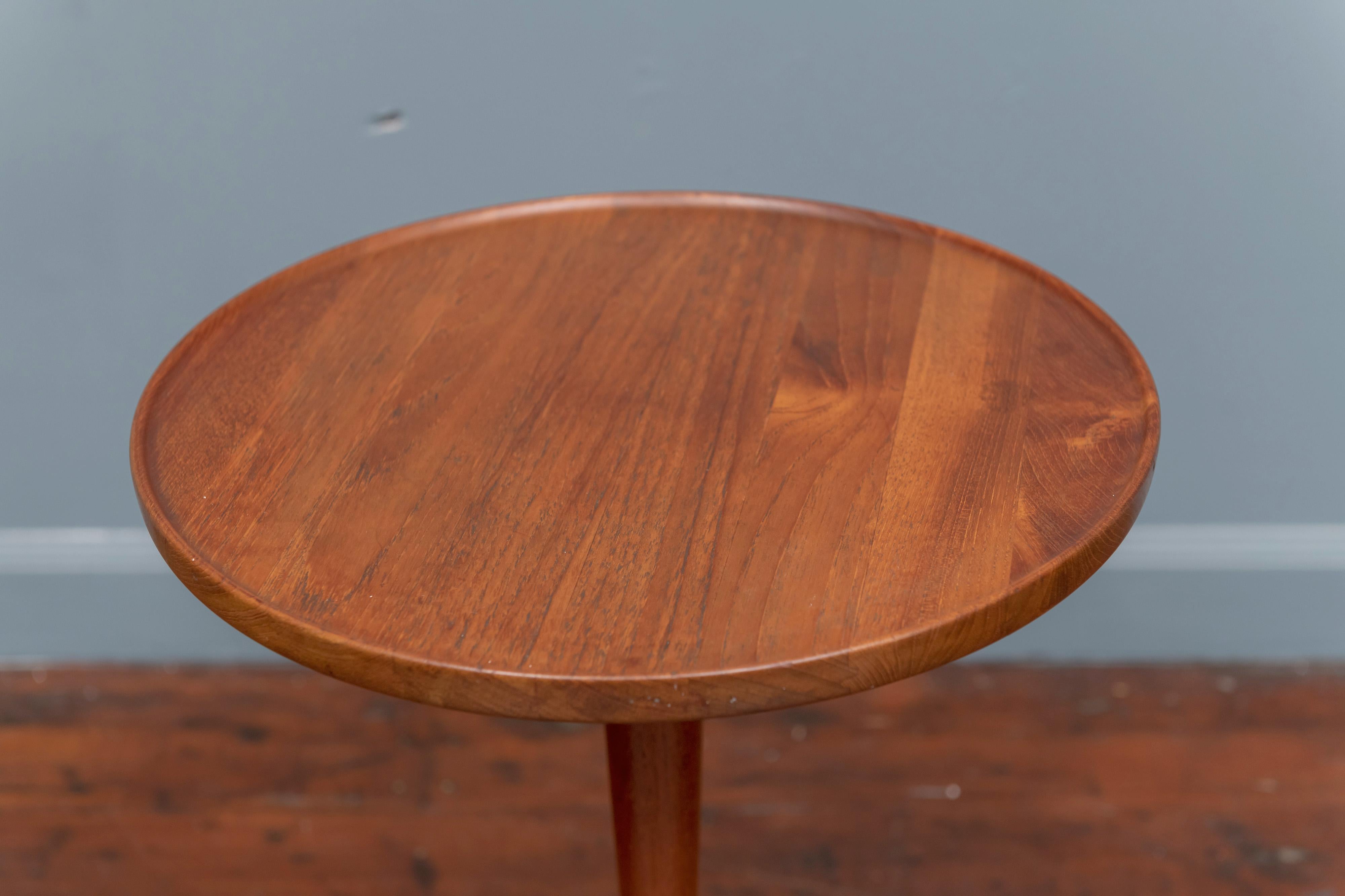 Mid-Century Modern Hans Andersen design turned and sculpted teak side table, Denmark.
In excellent original condition.