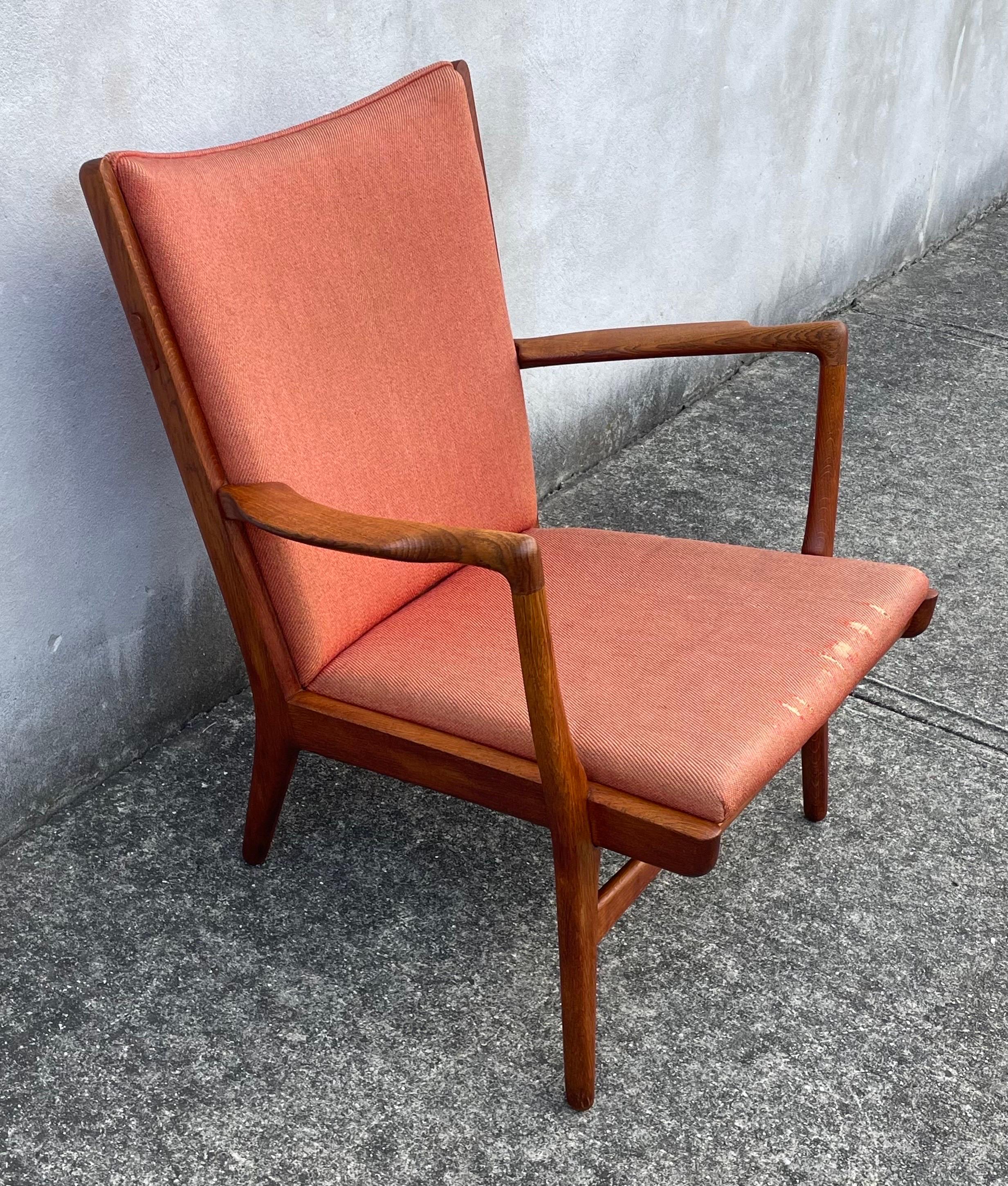 Mid Century Hans J. Wegner AP16 Lounge Chair, Original Vintage Condition In Good Condition In Bedford Hills, NY