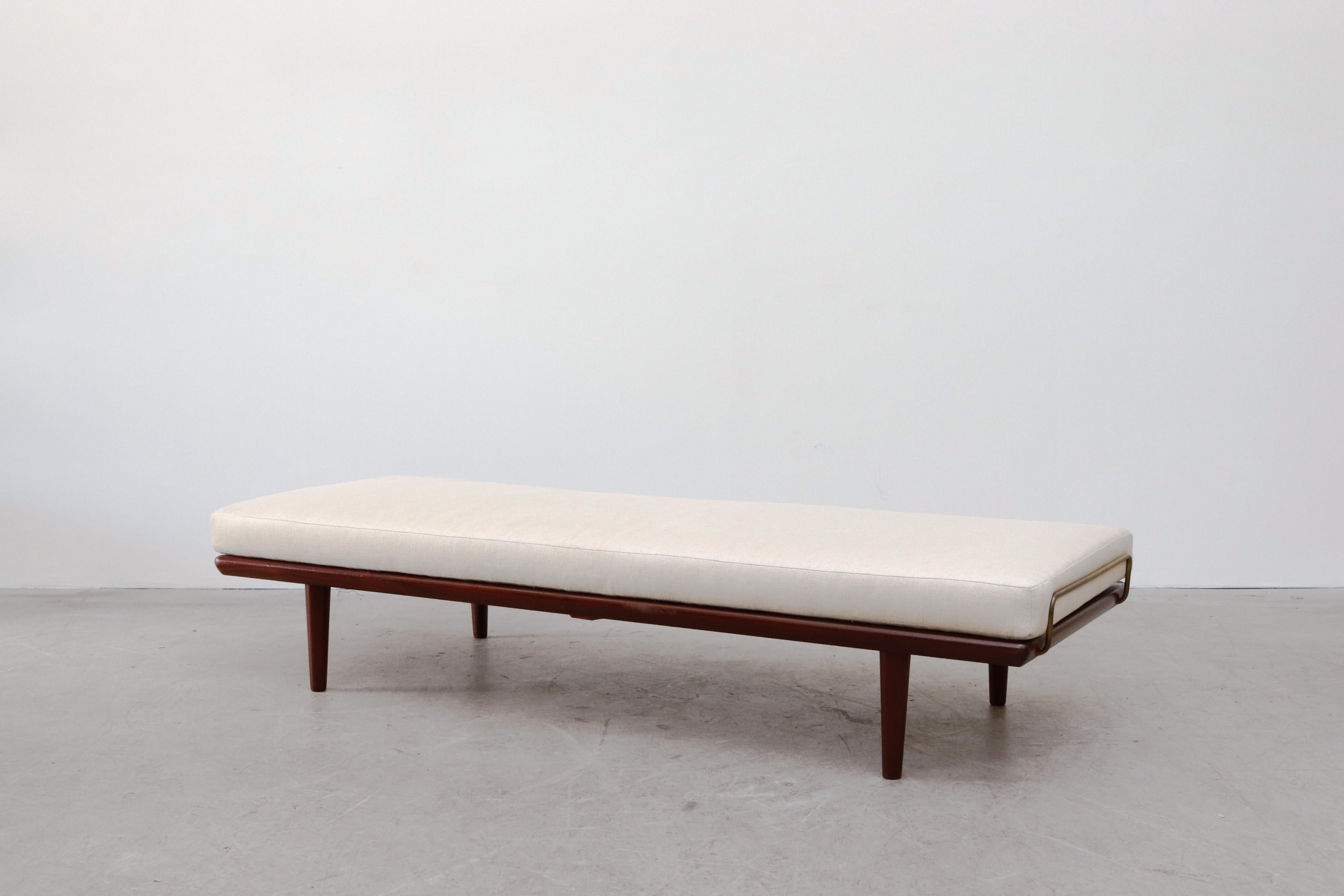 Mid-Century Hans Wegner Daybed Model GE 19 with Brass Rails In Good Condition In Los Angeles, CA