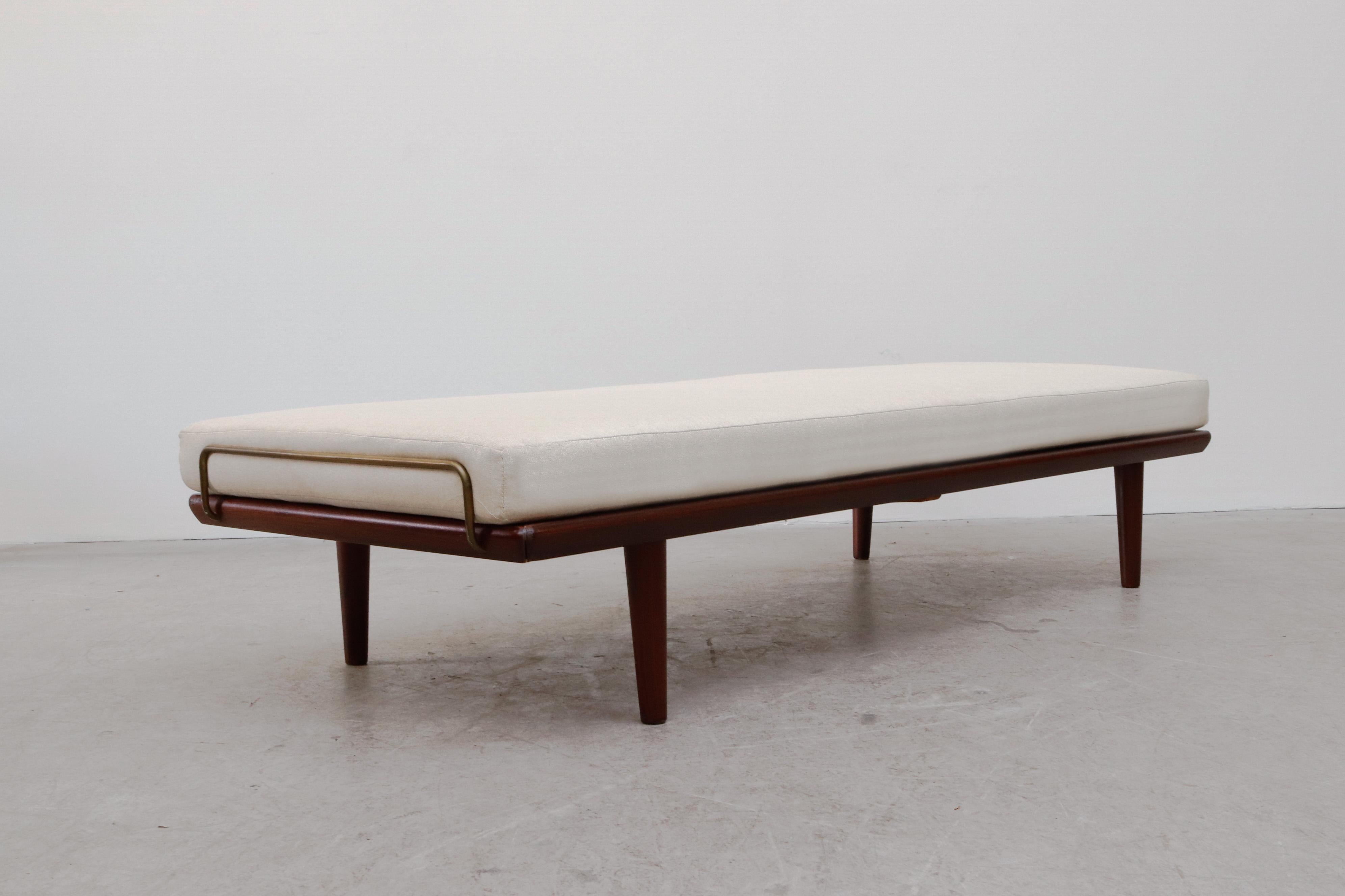 Mid-Century Hans Wegner Daybed Model GE 19 with Brass Rails 2