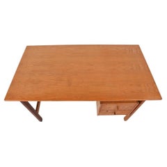 Bureau Hans Wegner modèle 156 GETAMA en chêne massif du milieu du siècle dernier