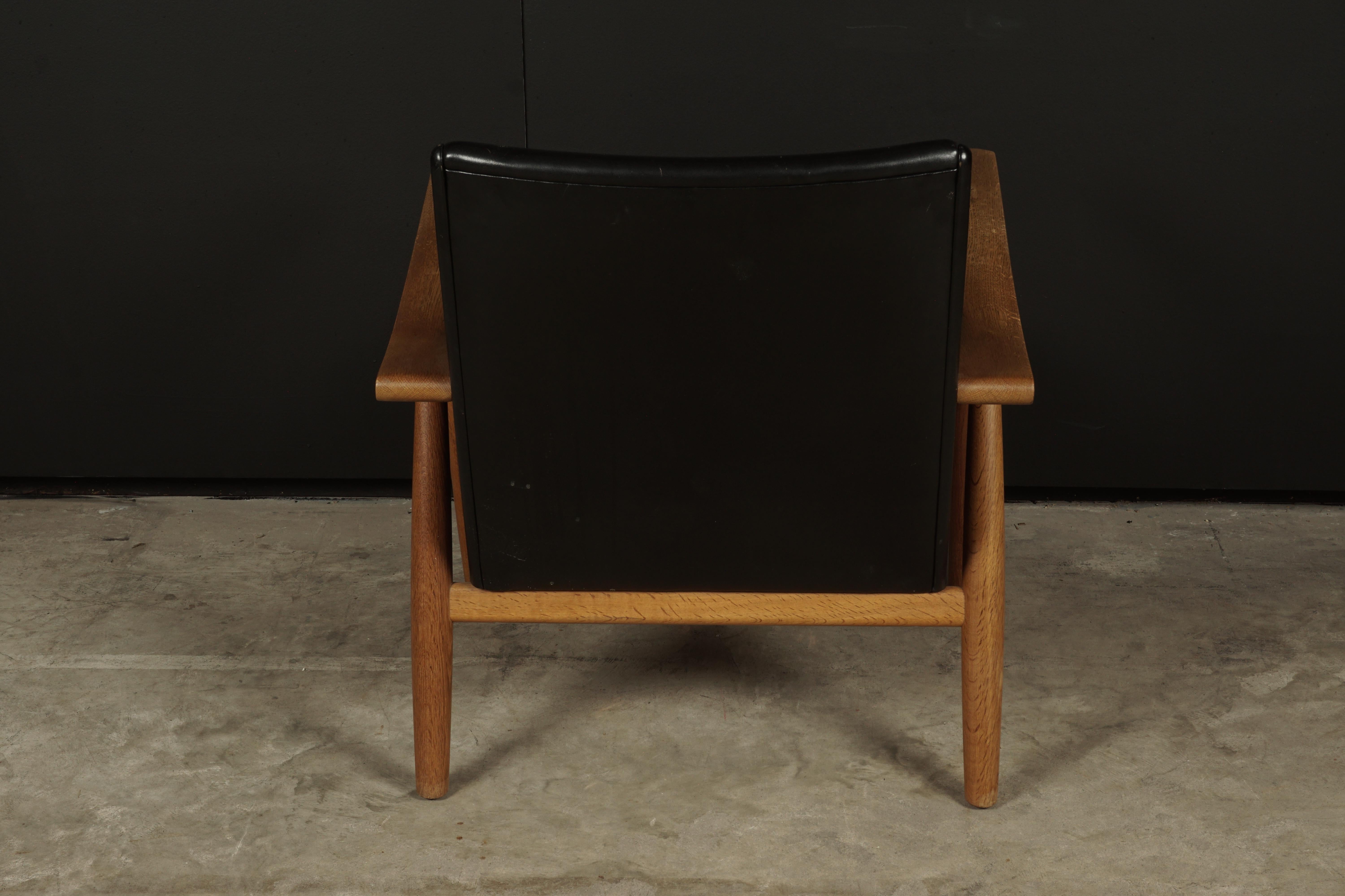 Mid-20th Century Vintage Hans Wegner Lounge Chair, Model 260, from Denmark, circa 1960