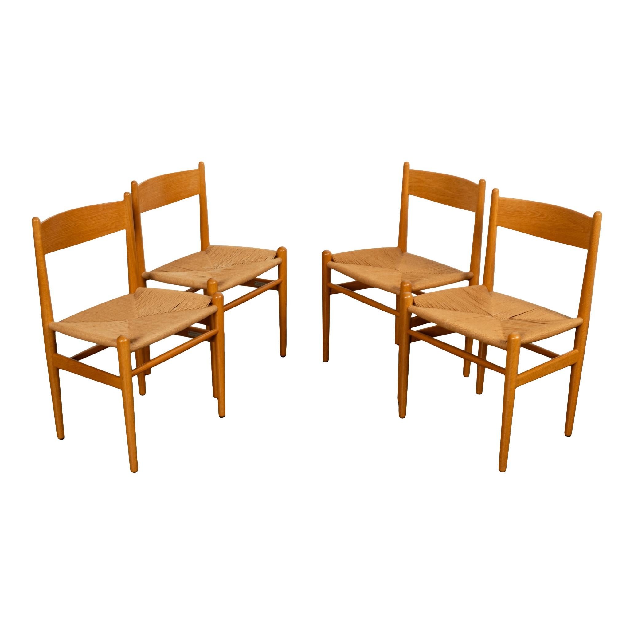 Mid-Century moderno Set di 4 sedie da pranzo in faggio danese di metà secolo di Hans Hansen & Søn in vendita