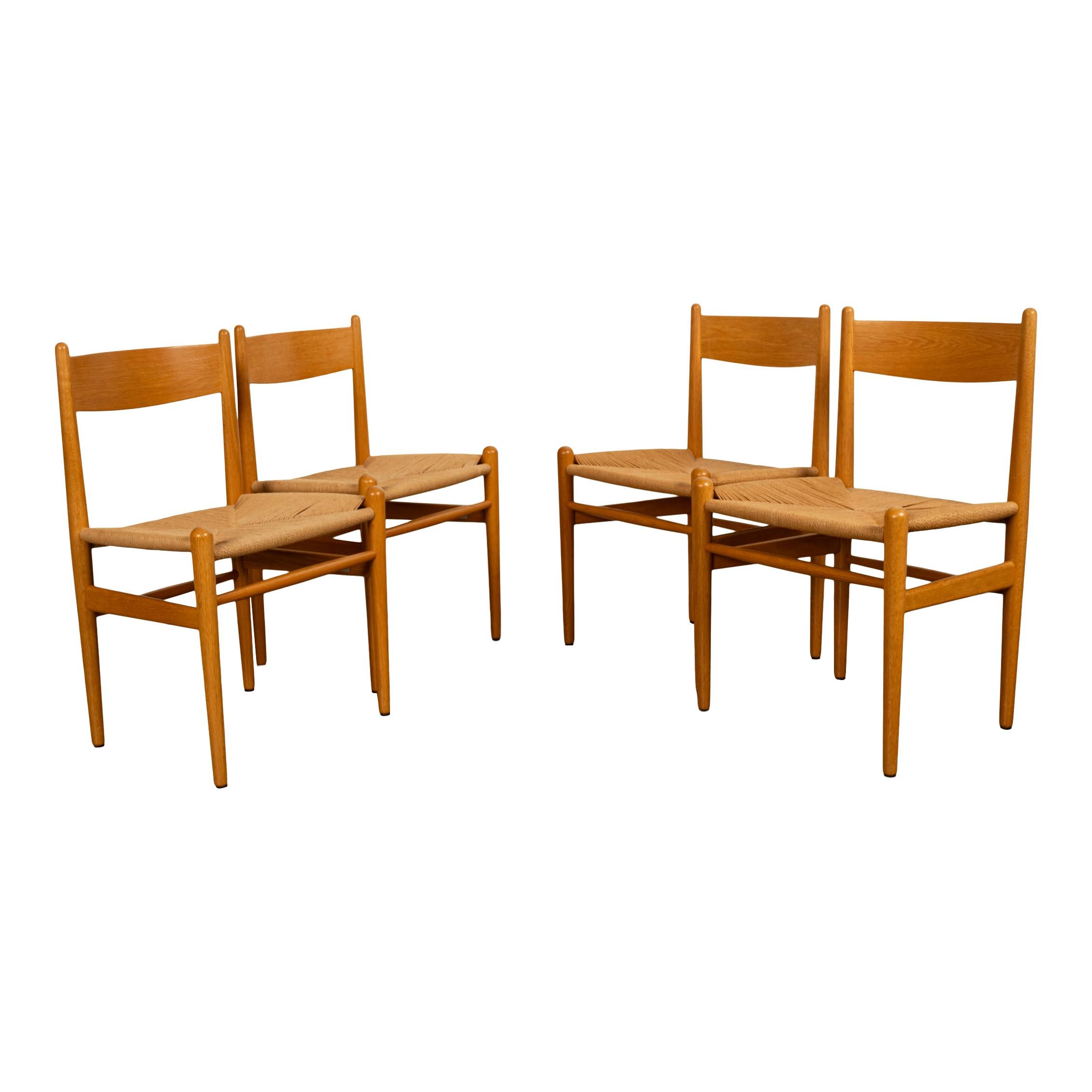 Danese Set di 4 sedie da pranzo in faggio danese di metà secolo di Hans Hansen & Søn in vendita