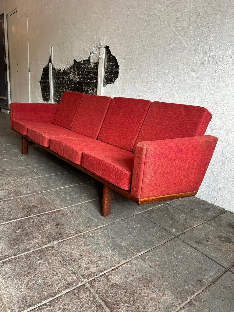 Woven Mid century Hans Wegner Sofa GE-236/4 GETAMA Solid Oak Frame For Sale