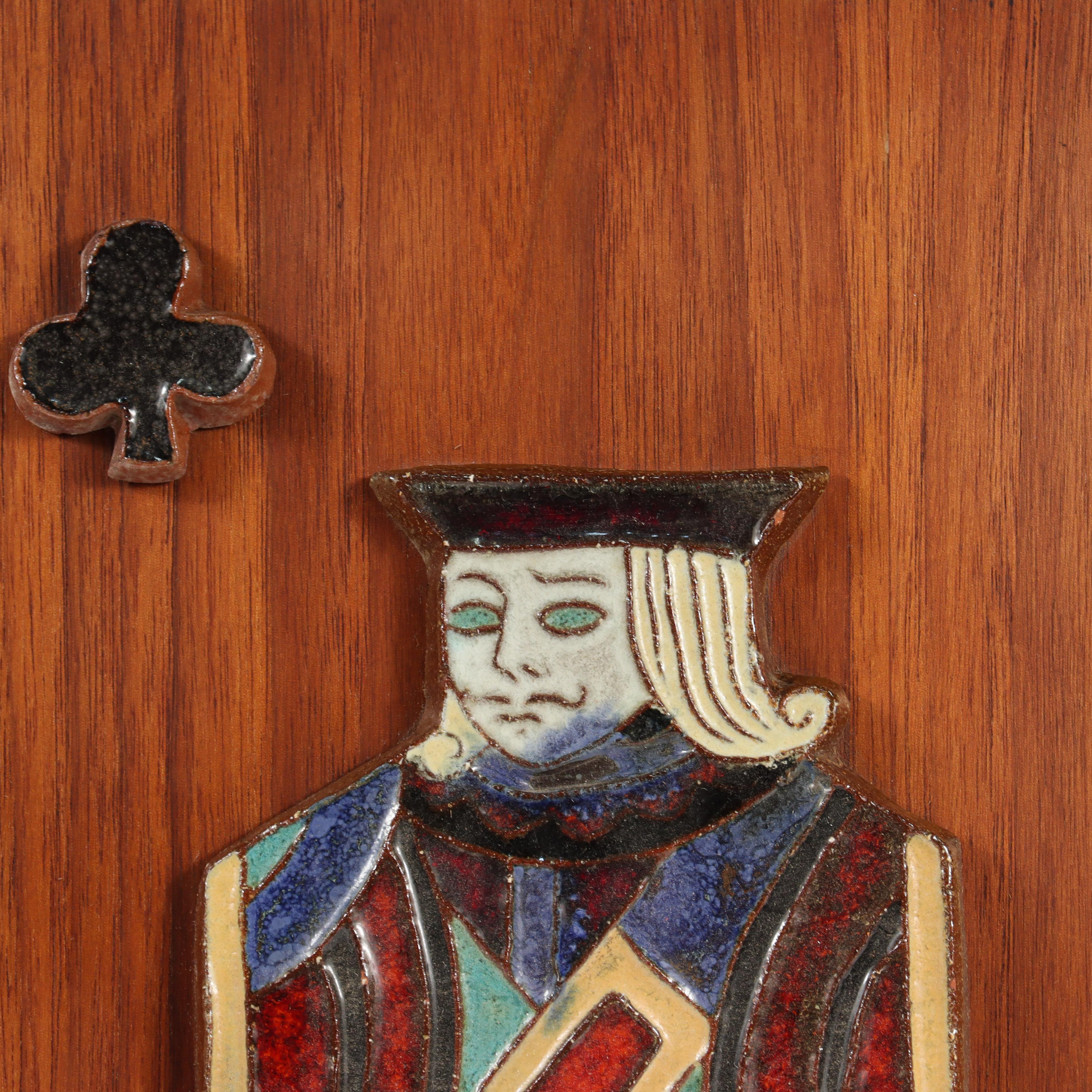 Harris Strong Jack of Clubs carreaux de poterie d'art représentant des cartes à jouer, milieu du siècle dernier en vente 1