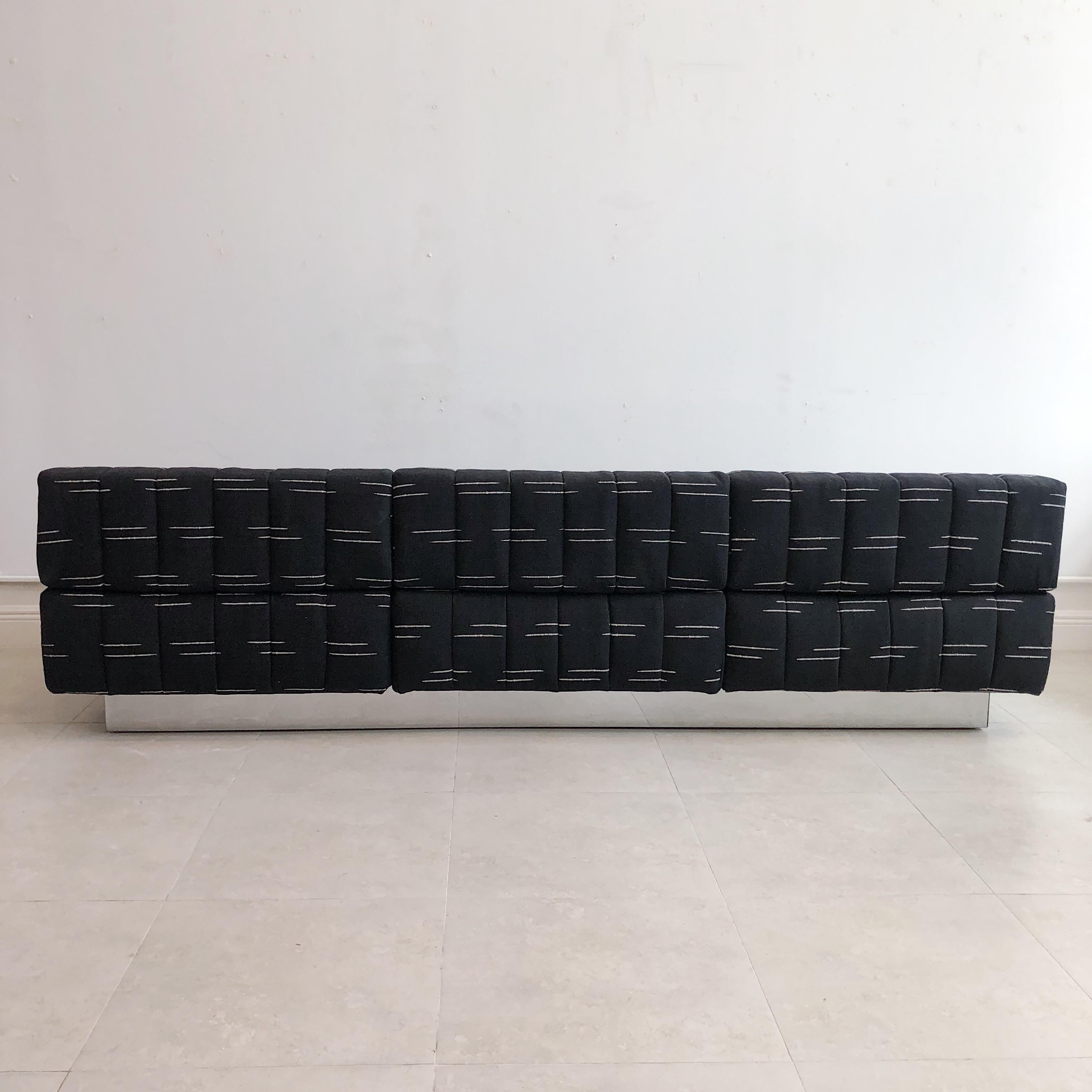 Harvey Probber, Mid-Century, 3-Sitzer-Sofa mit Chromsockel (20. Jahrhundert) im Angebot
