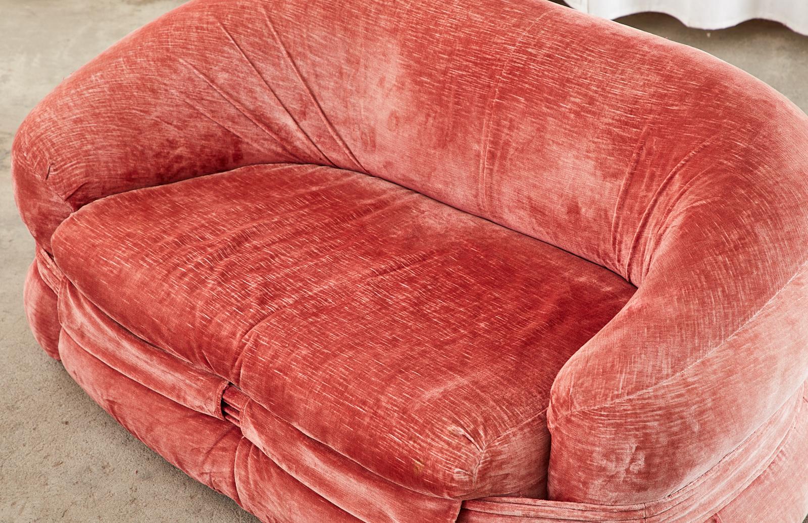 Sillón de terciopelo rosa Harvey Probber de mediados de siglo Estadounidense en venta