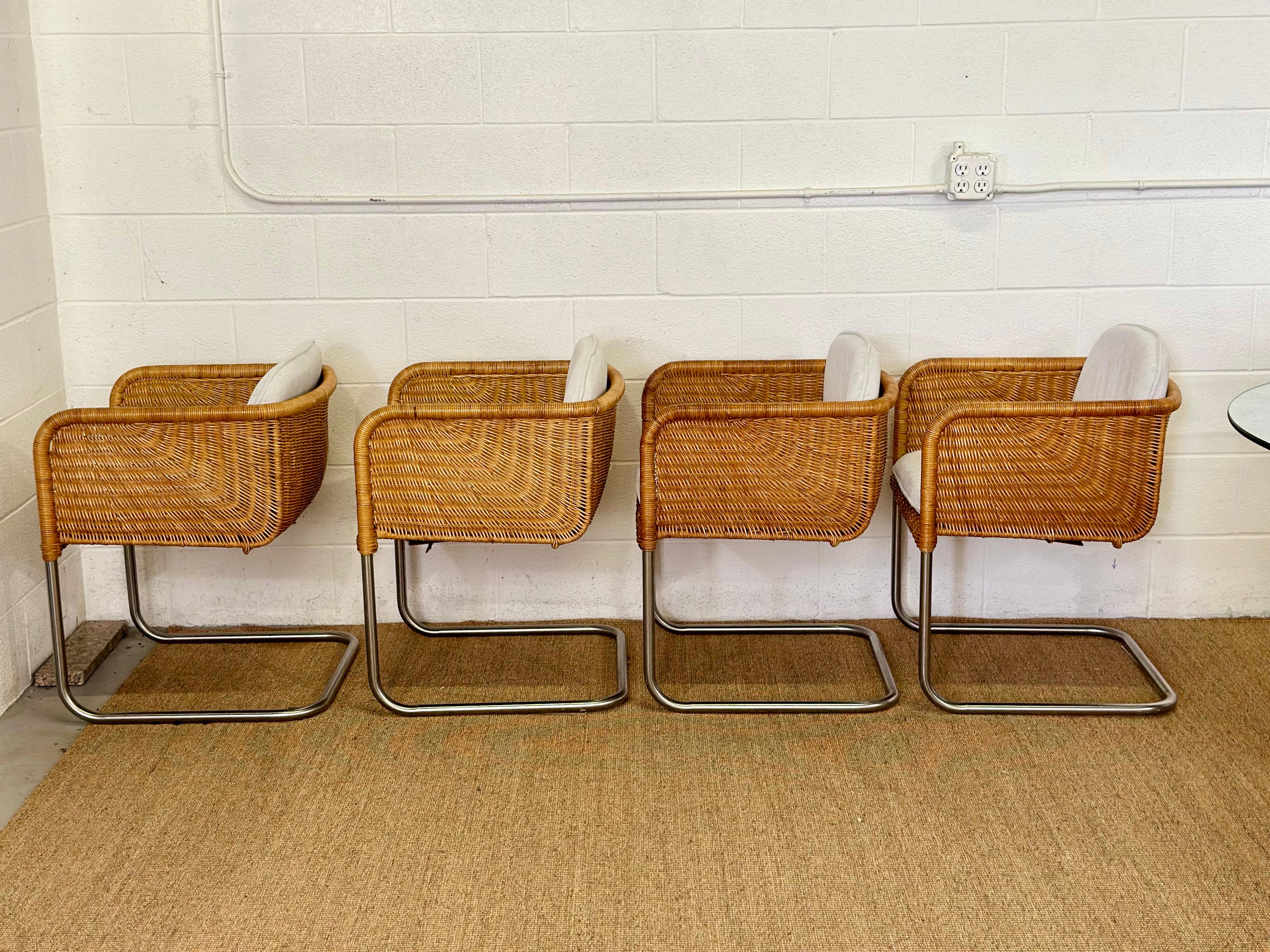 Mid-Century Harvey Probber D43 Wicker Bucket Chairs and Dining Table - Set of 5 In Good Condition In Farmington Hills, MI