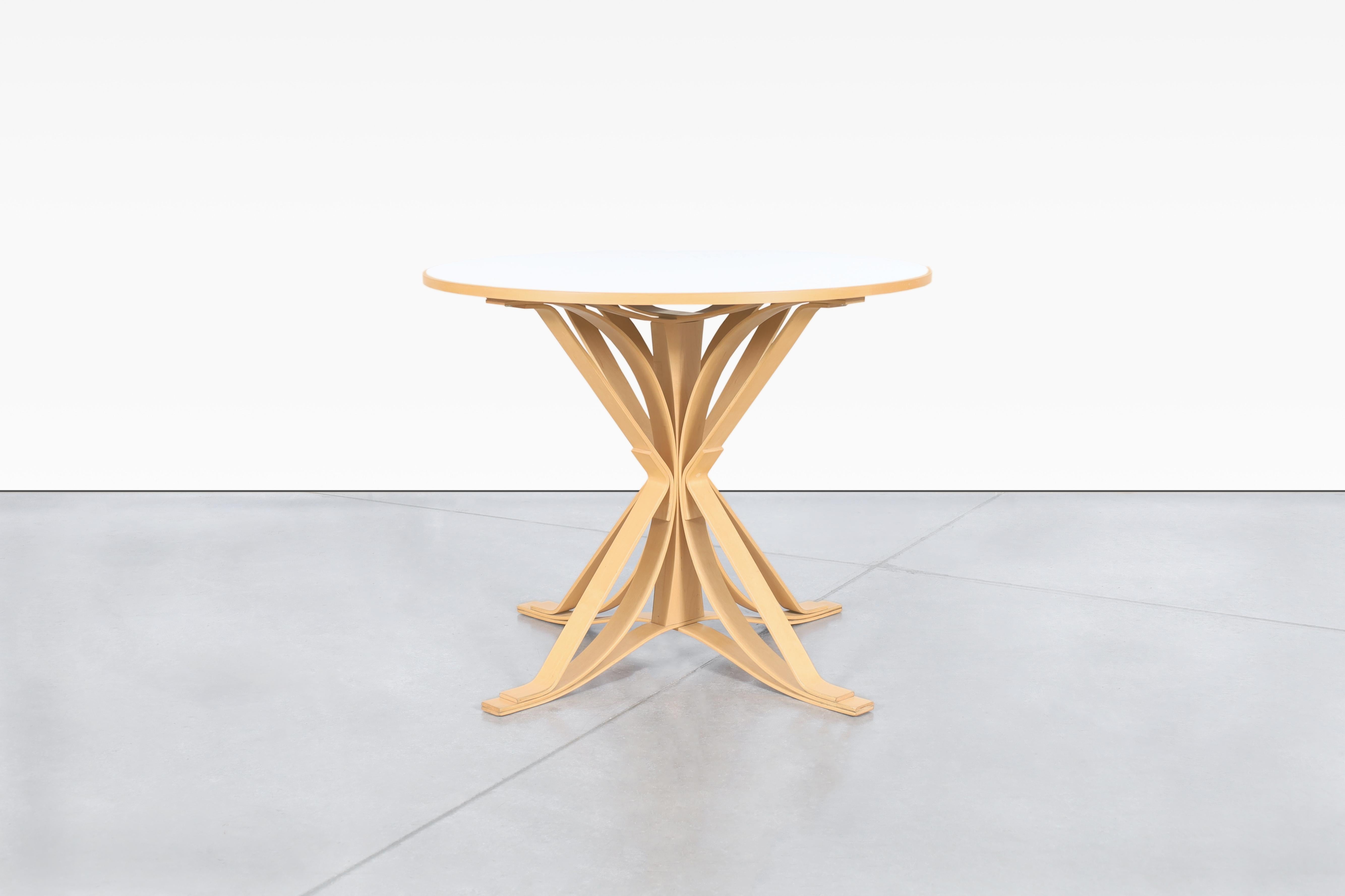 Set da pranzo di metà secolo 