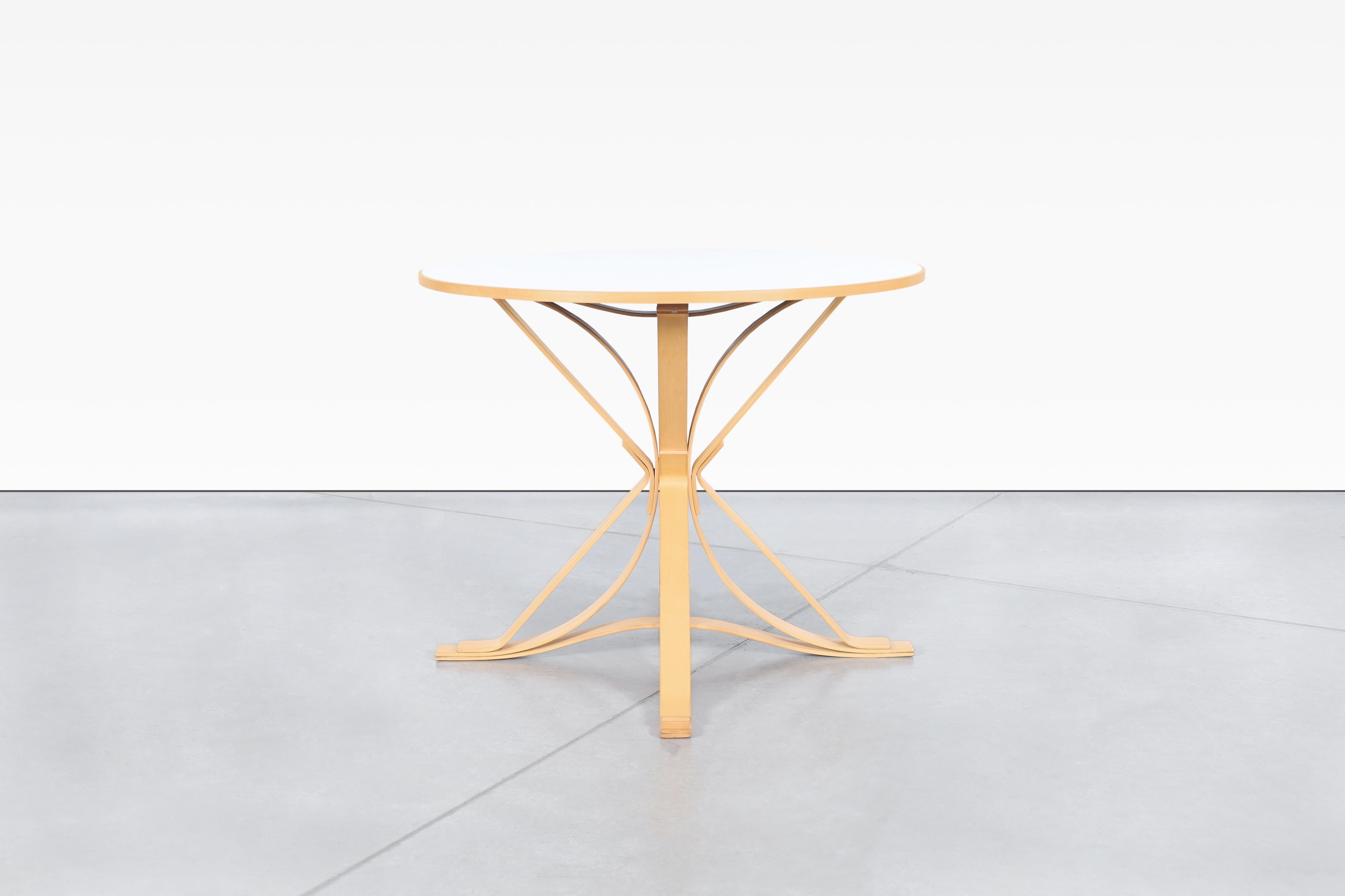 Set da pranzo di metà secolo 