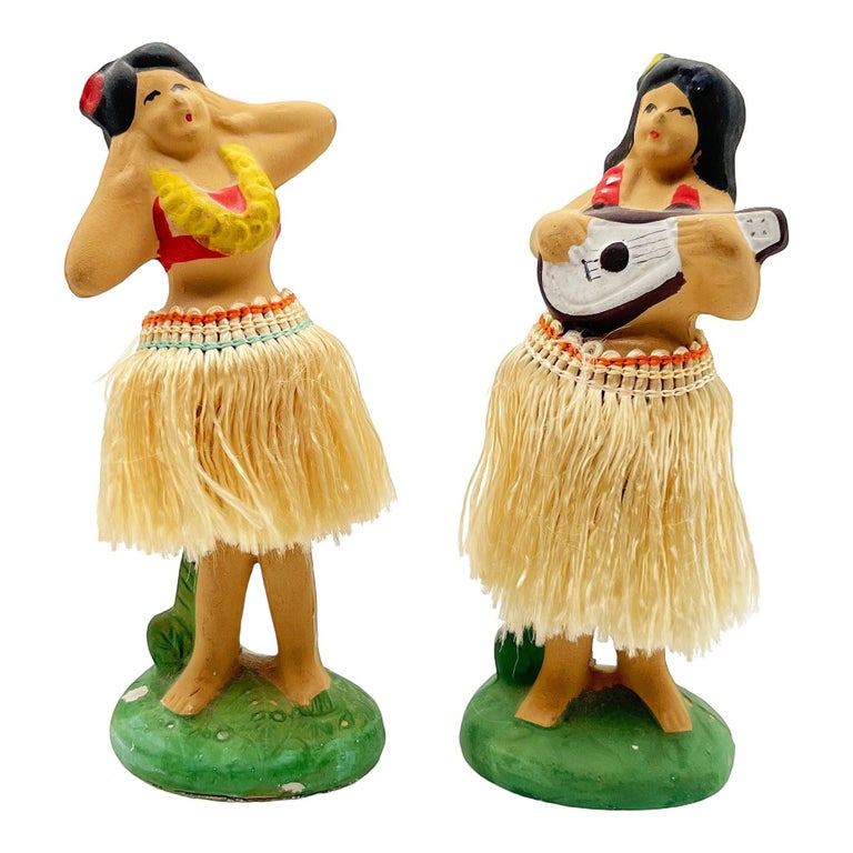 Mid-Century Hawaii Hula Girl Ukulele Player and Dancing Bobble