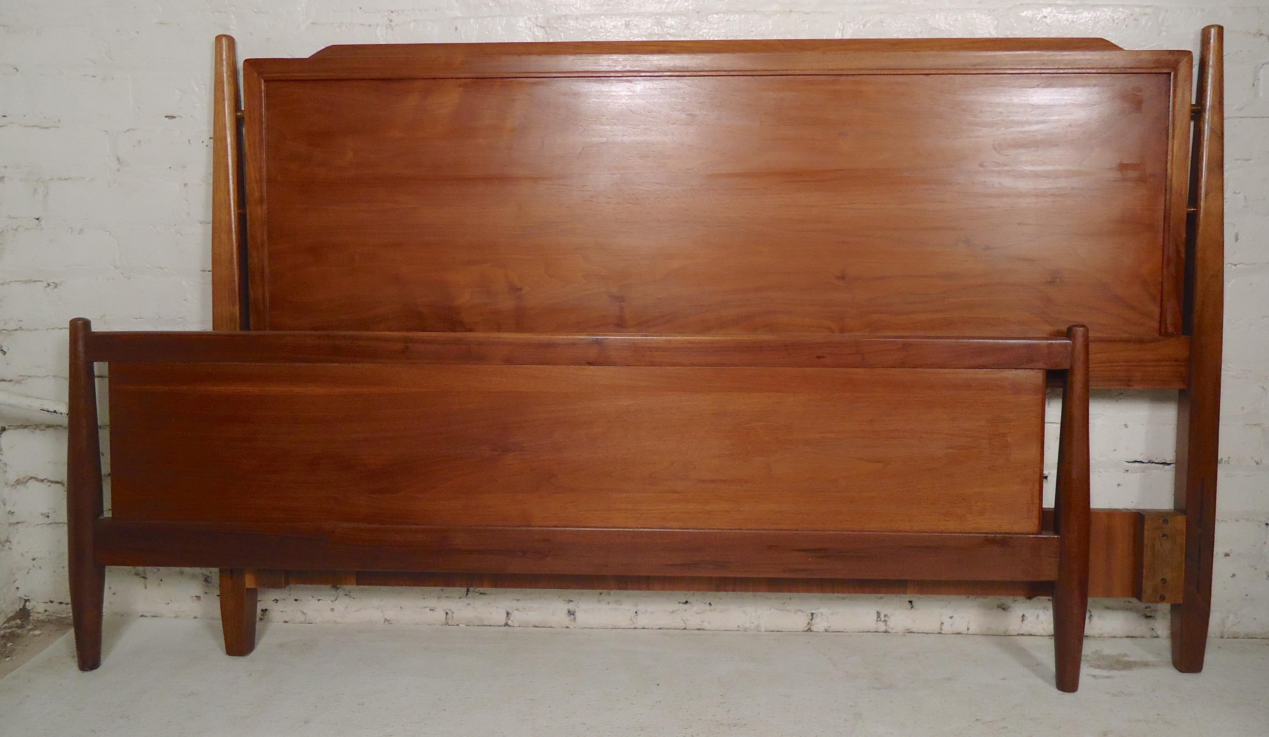 Vintage modern style headboard and footboard in walnut grain.
(Please confirm item location - NY or NJ - with dealer).
 