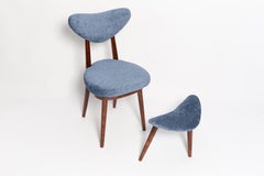 Chaise et tabouret du milieu du siècle dernier, velours bleu, bois foncé, Europe, années 1960