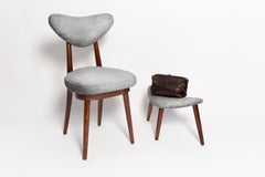 Silla y Taburete Corazón Mid Century, Terciopelo Gris, Madera Oscura, Europa Años 60