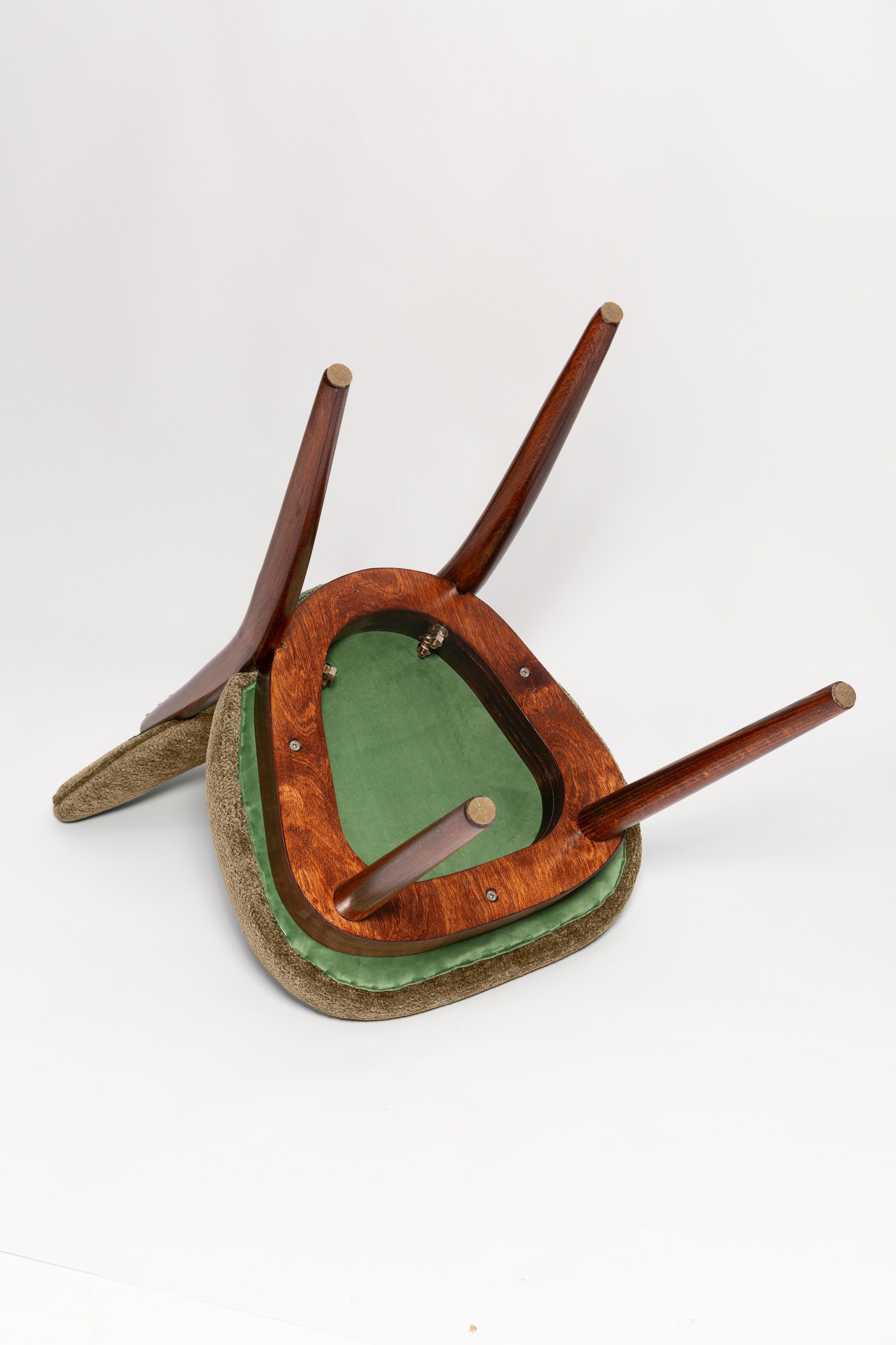 Mid Century Heart Chair and Stool, Green Olive Velvet, Dark Wood, Europe 1960s For Sale 3