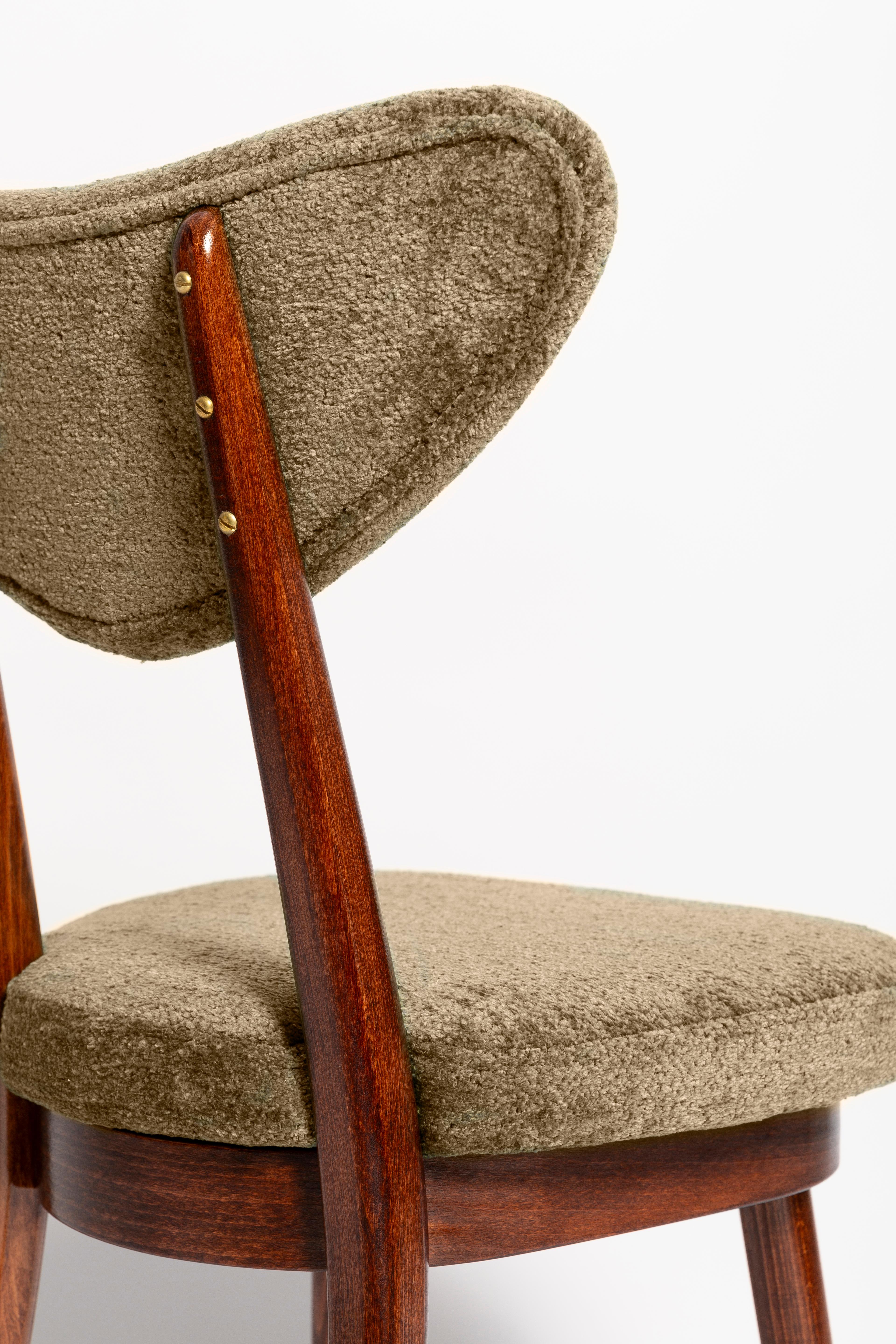 Fait main Chaise et tabouret du milieu du siècle dernier, velours vert olive, bois foncé, Europe, années 1960 en vente