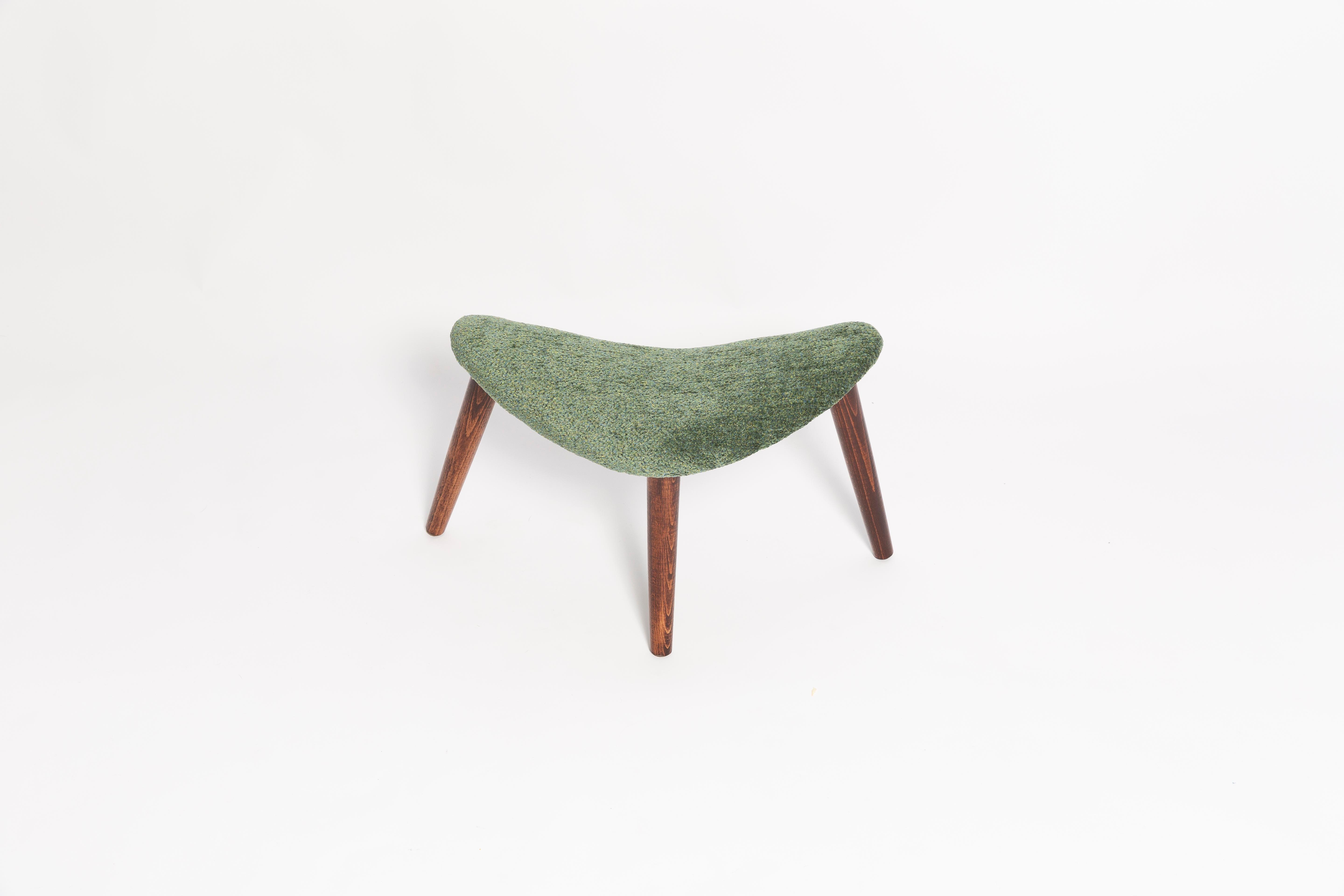 Mid Century Heart Chair and Stool, Green Velvet, Dark Wood, Europe 1960s For Sale 3