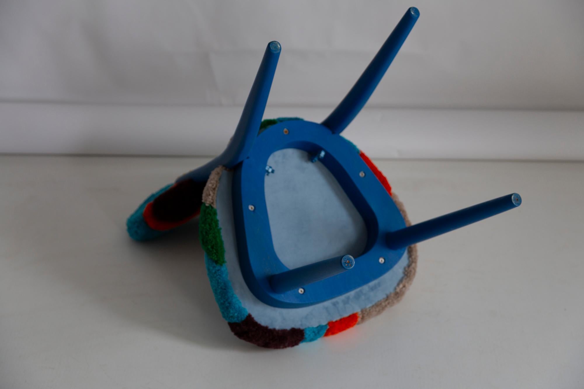 Mid Century Heart Chair in Hand Tufting Blue Green Wool, Europe, Poland, 1960s For Sale 4