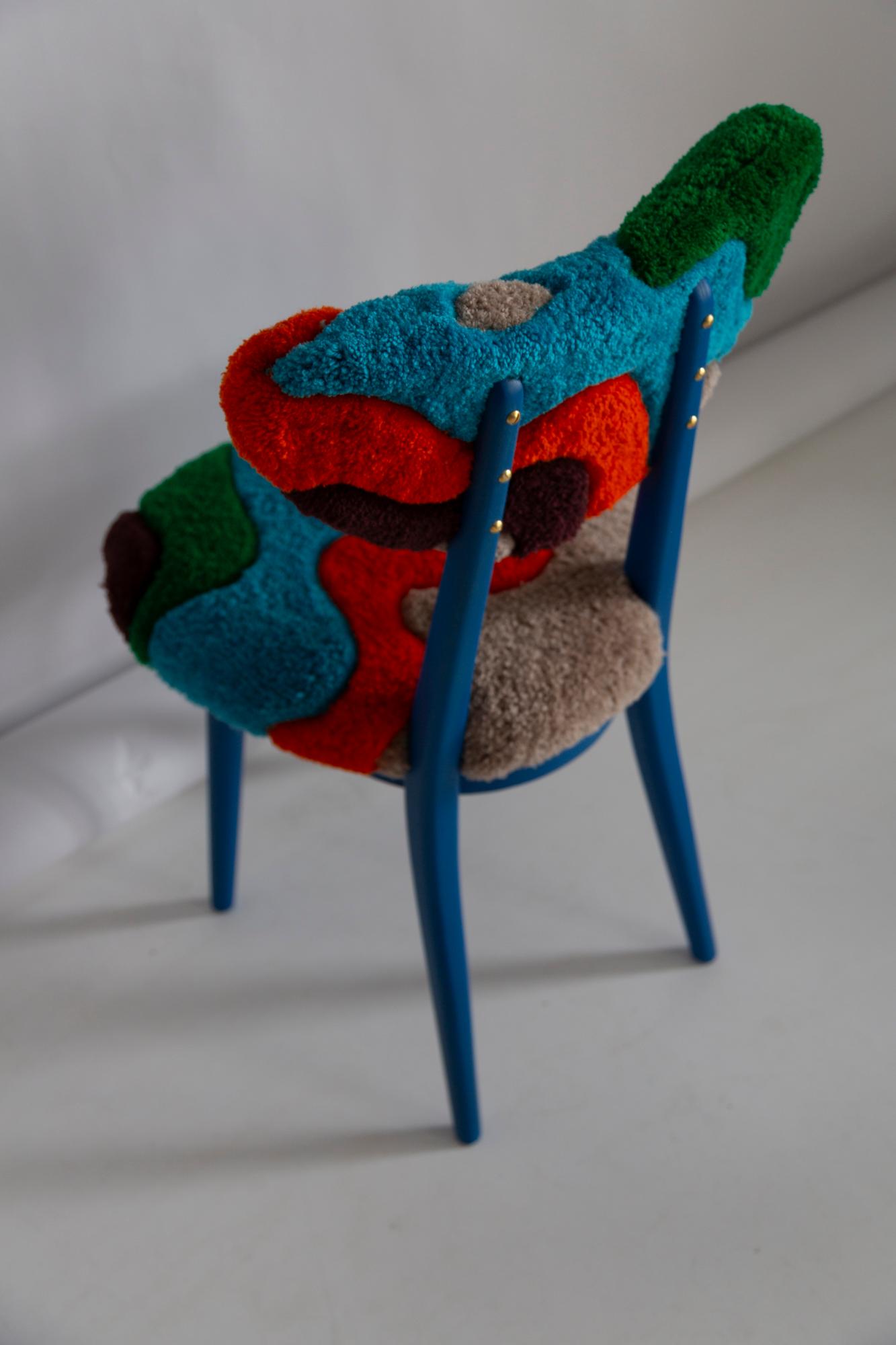 Velluto Sedia a cuore di metà secolo in lana blu e verde con trapuntatura a mano, Europa, Polonia, anni '60 in vendita