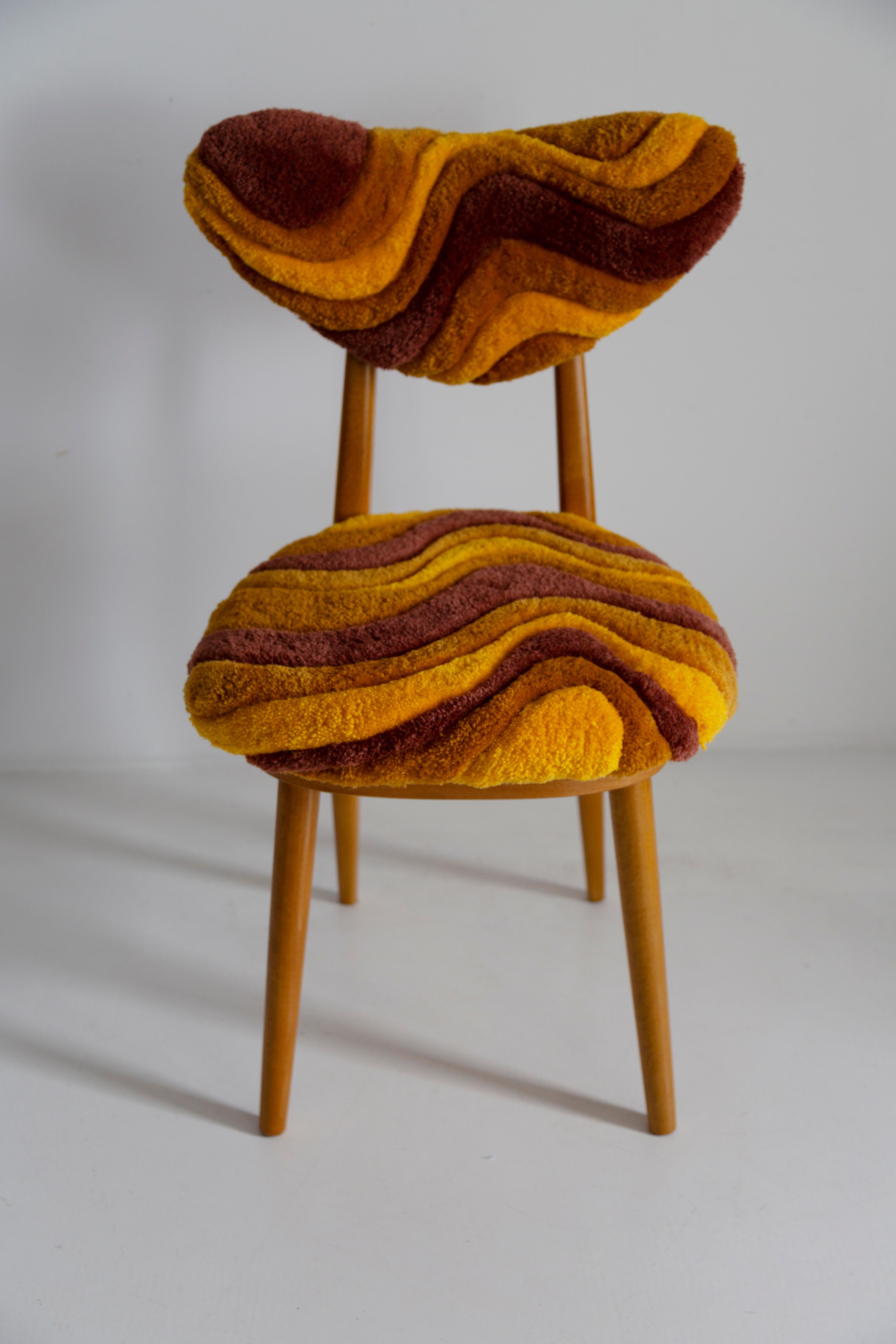 Mid Century Heart Chair in Hand Tufting Yellow Wool, Europe, Poland, 1960s For Sale 3