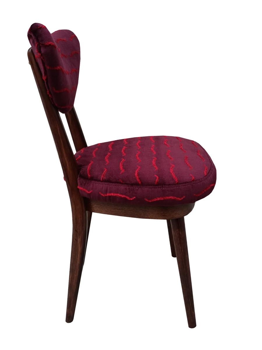 Mid Century Heart Chair in Nouvelles Vagues Burgundy Velvet, Europa, 1960er Jahre (Moderne der Mitte des Jahrhunderts) im Angebot