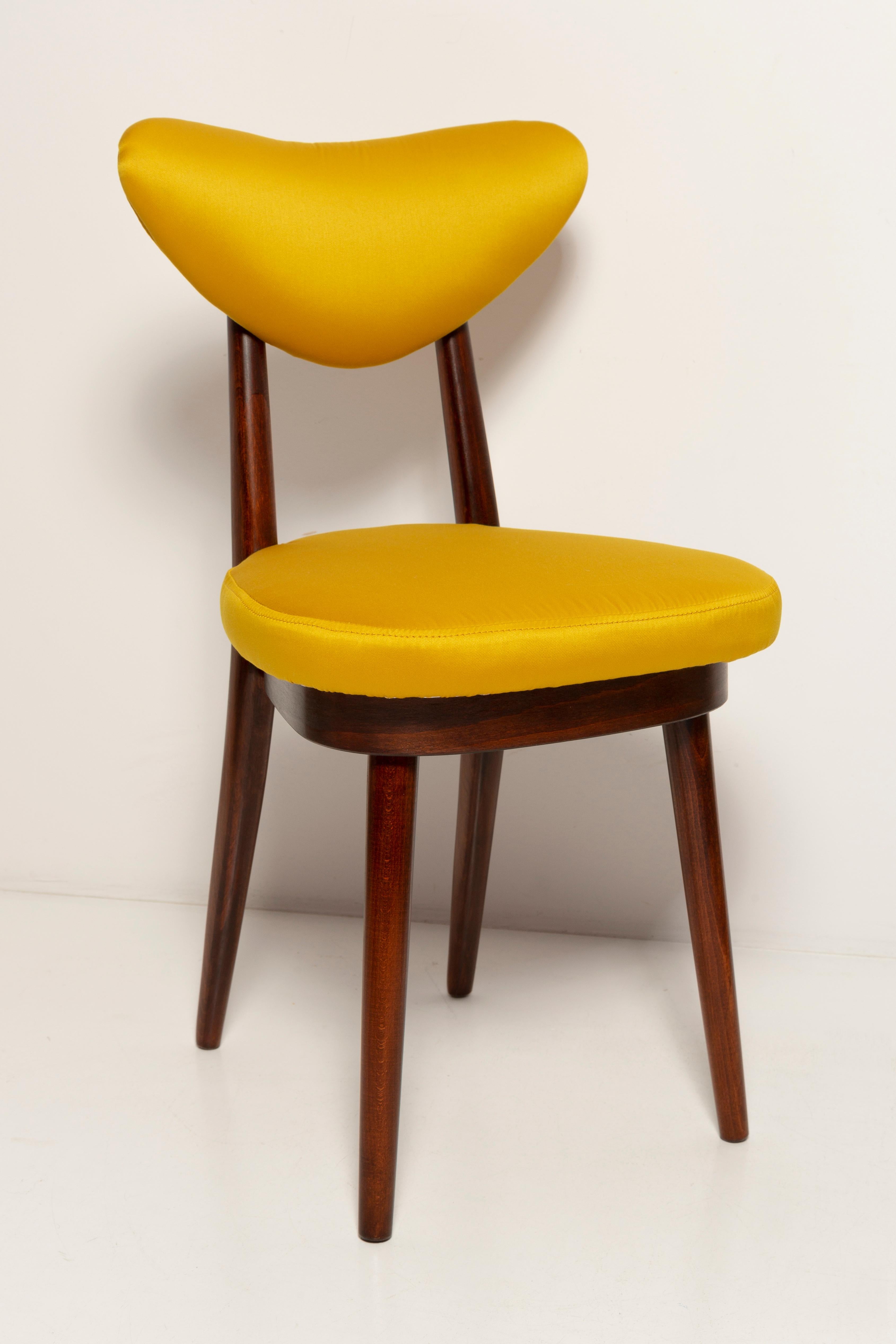 Midcentury Heart Chair in Yellow Satin Dedar Gildo Fabric, Europe, 1960s In Excellent Condition For Sale In 05-080 Hornowek, PL