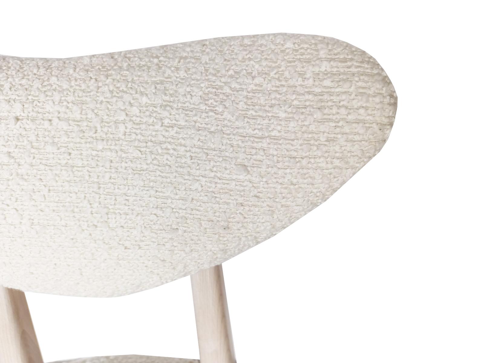 Chaise en forme de cœur du milieu du siècle dernier, tissu bouclé blanc, Europe, années 1960 Excellent état - En vente à 05-080 Hornowek, PL