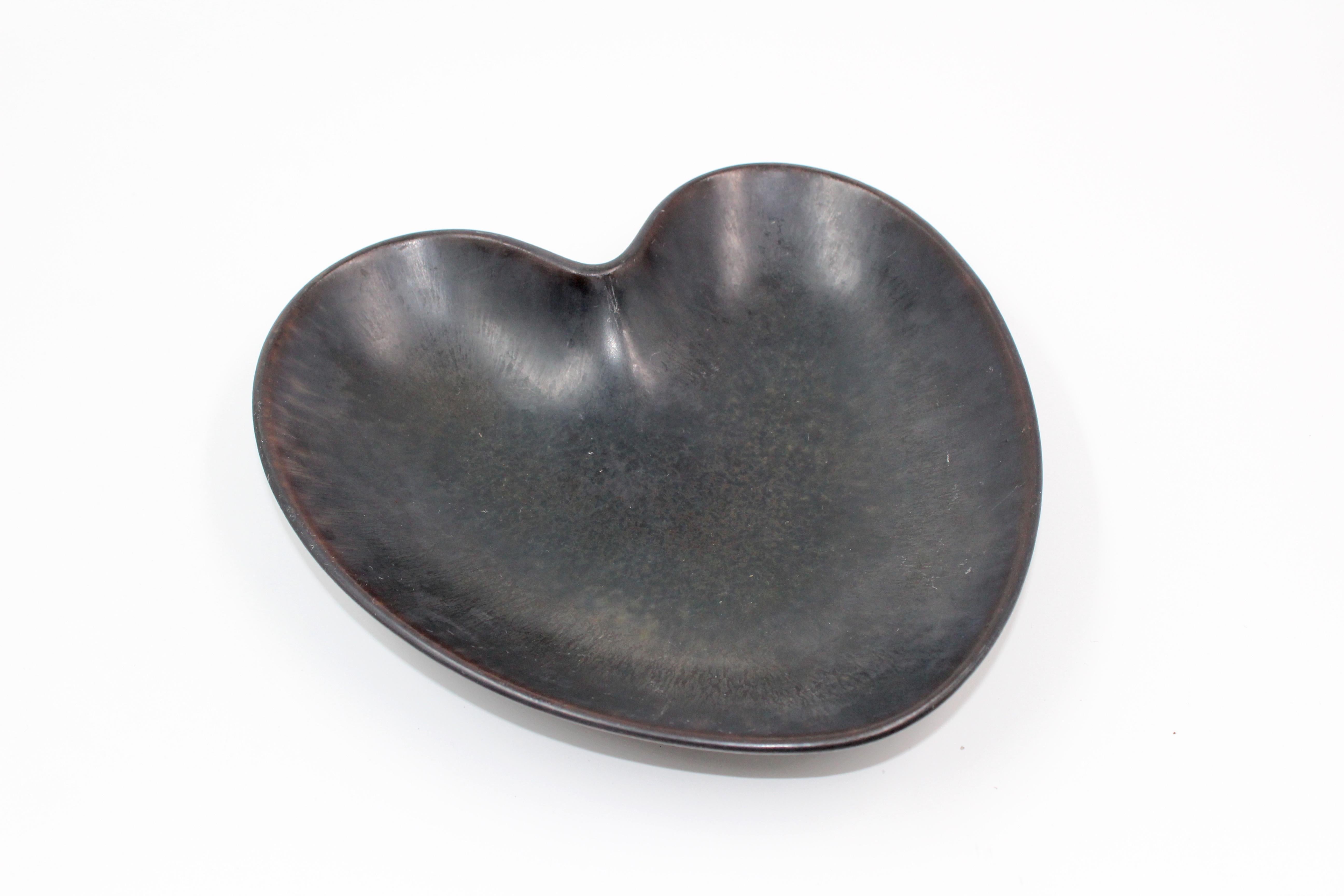 Midcentury Heart-Shaped Ceramic Bowls by Gunnar Nylund 'Set of 3', 1950s In Good Condition For Sale In Malmo, SE