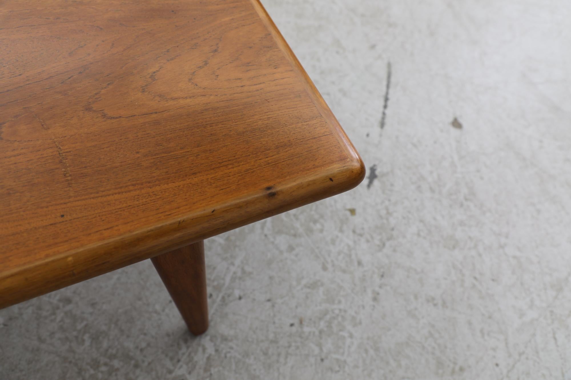 Mid-Century Heavy Danish Teak Coffee Table with Tapered Legs & Thick Rounded Top For Sale 8