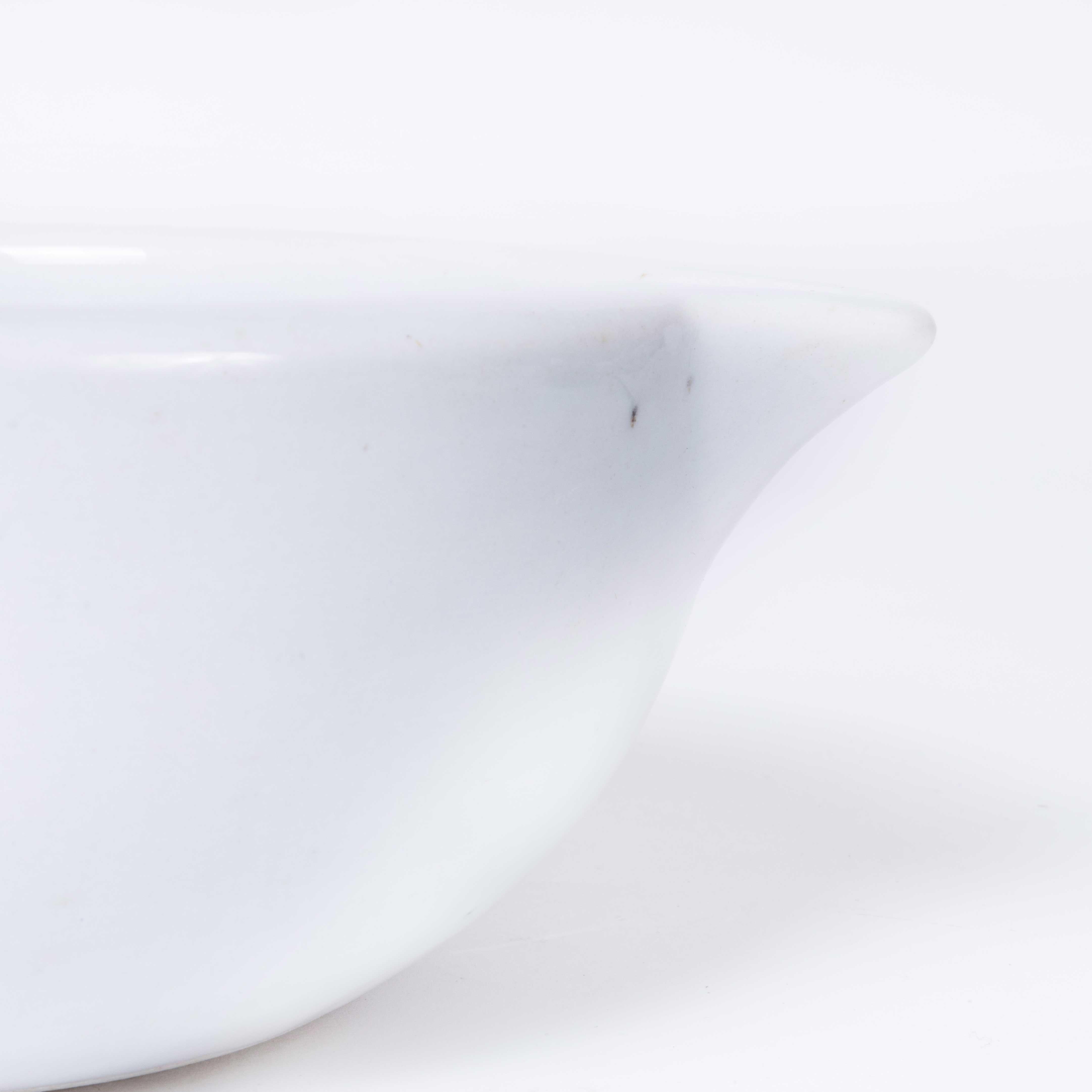 Mid-century heavy porcelain crucible laboratory bowl
Mid-century heavy porcelain crucible laboratory bowl. Made in Czech. A white porcelain bowl with a smooth finish and a spout for pouring. In excellent vintage condition.

WORKSHOP REPORT
Our