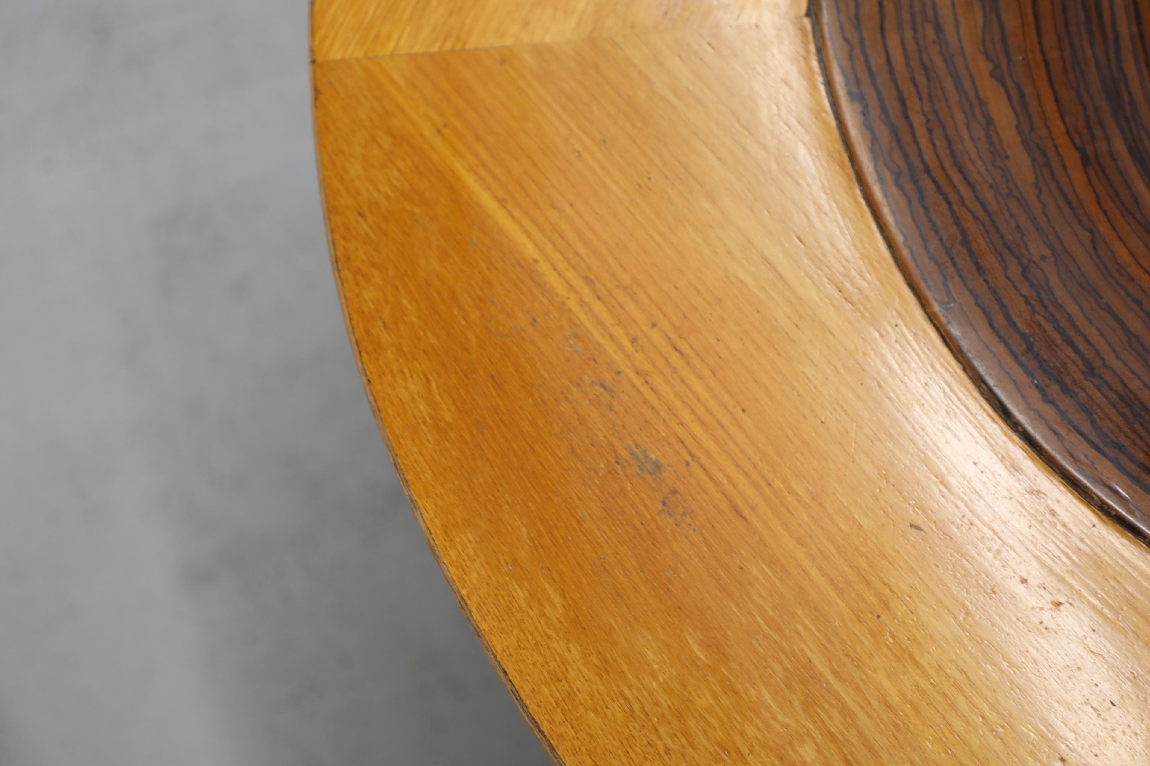 Mid-Century Heavy Round Tree Trunk Slice Salon Table with Tapered Compass Legs For Sale 8