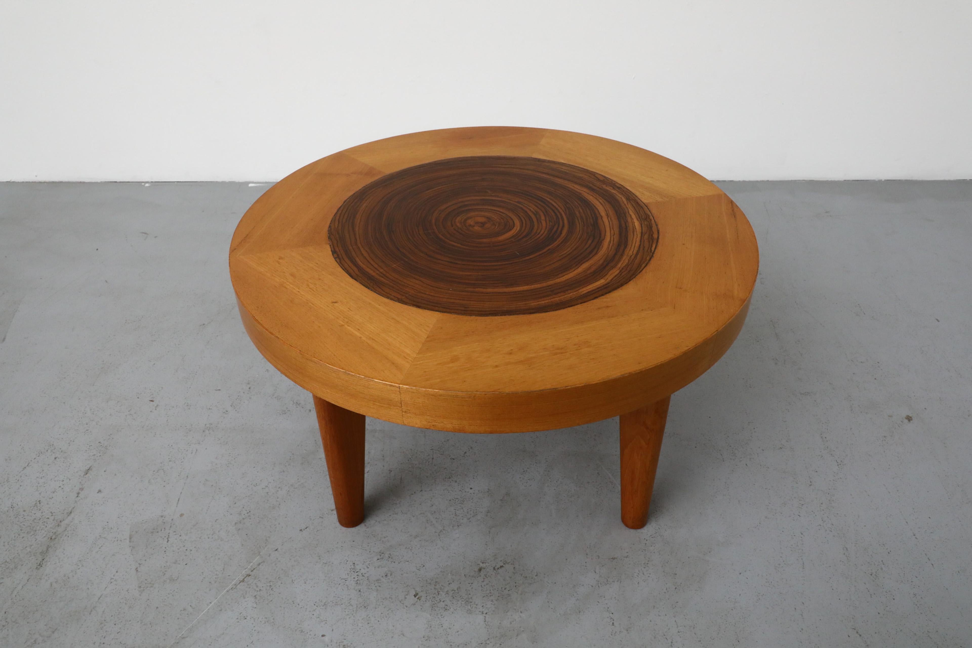 Mid-Century Heavy Round Tree Trunk Slice Salon Table with Tapered Compass Legs In Good Condition For Sale In Los Angeles, CA