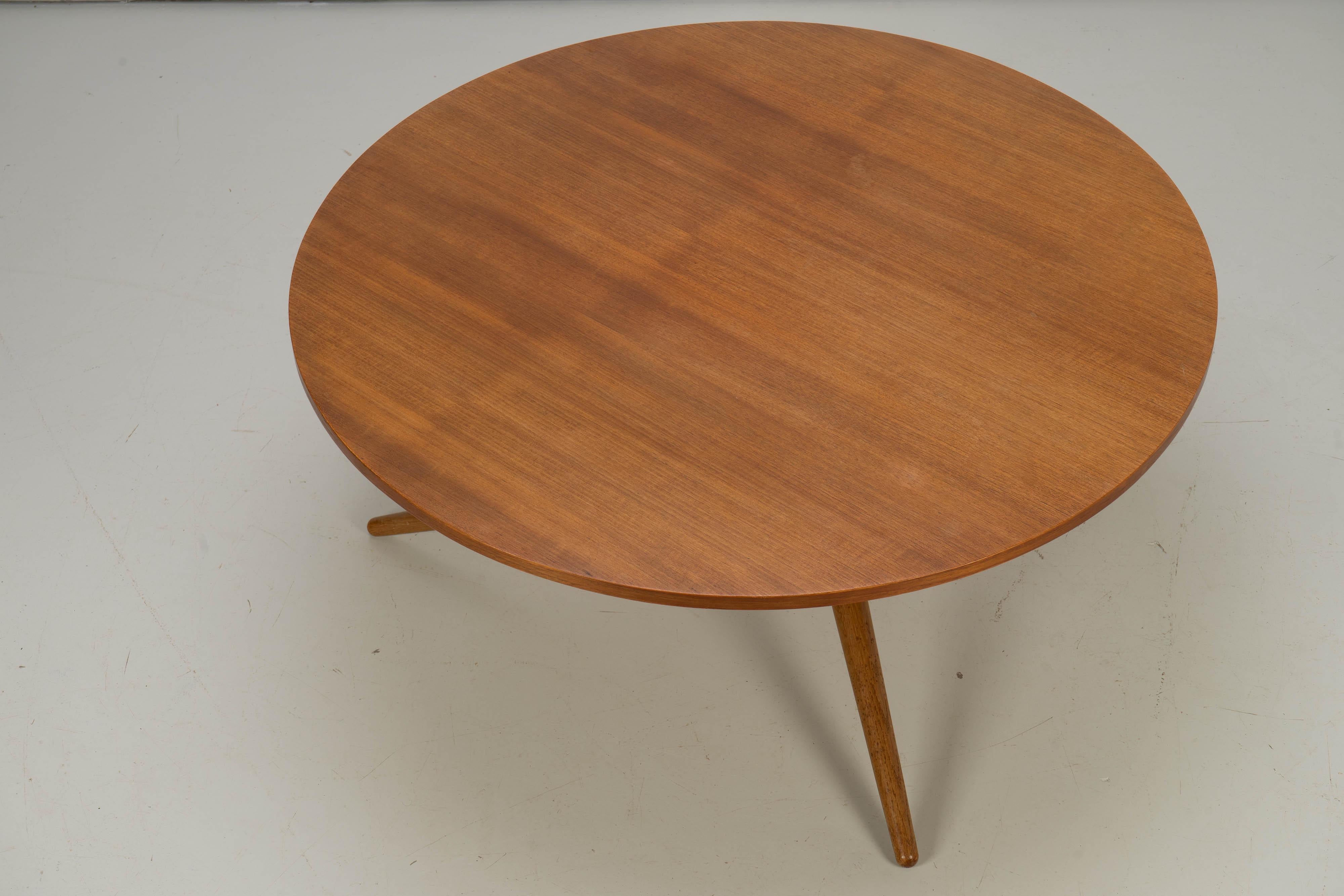 Mid-Century Modern Mid-Century Height-Adjustable Coffee Table by Jürg Bally for Wohnhilfe 1951 Nr.2 For Sale